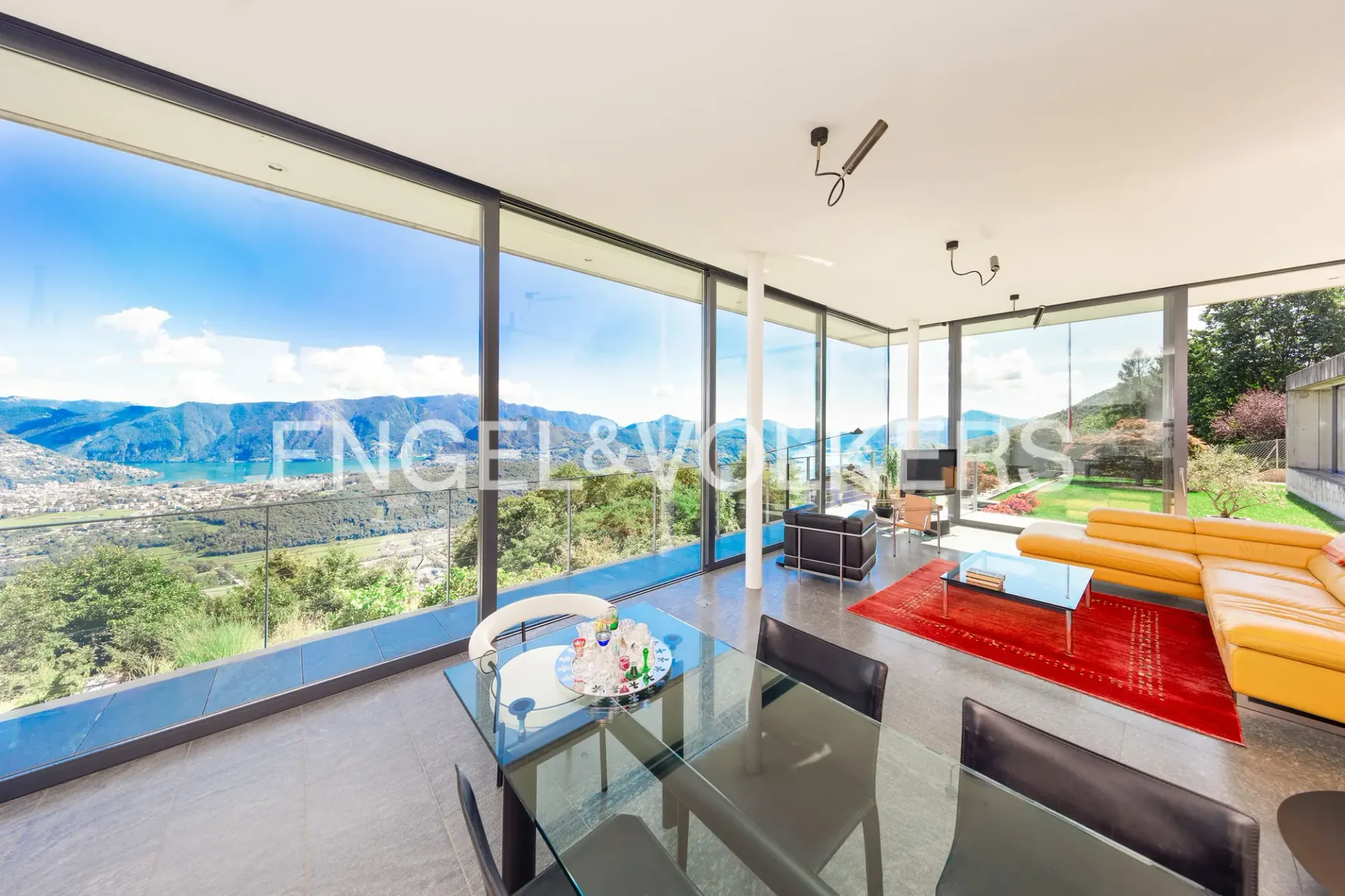 Raffinierte Villa mit Garten und exklusivem Seeblick