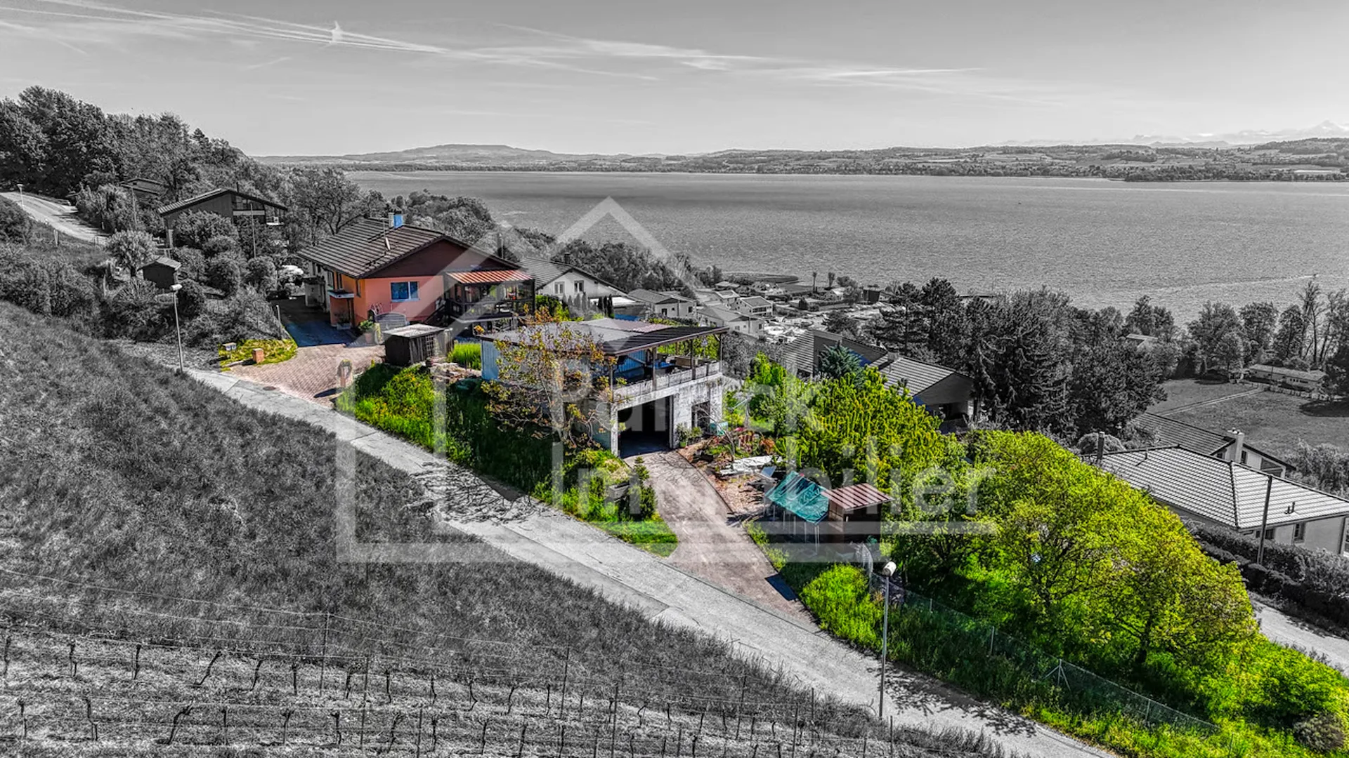 Terrain constructible de 900m2 avec vue imprenable sur le lac de Morat