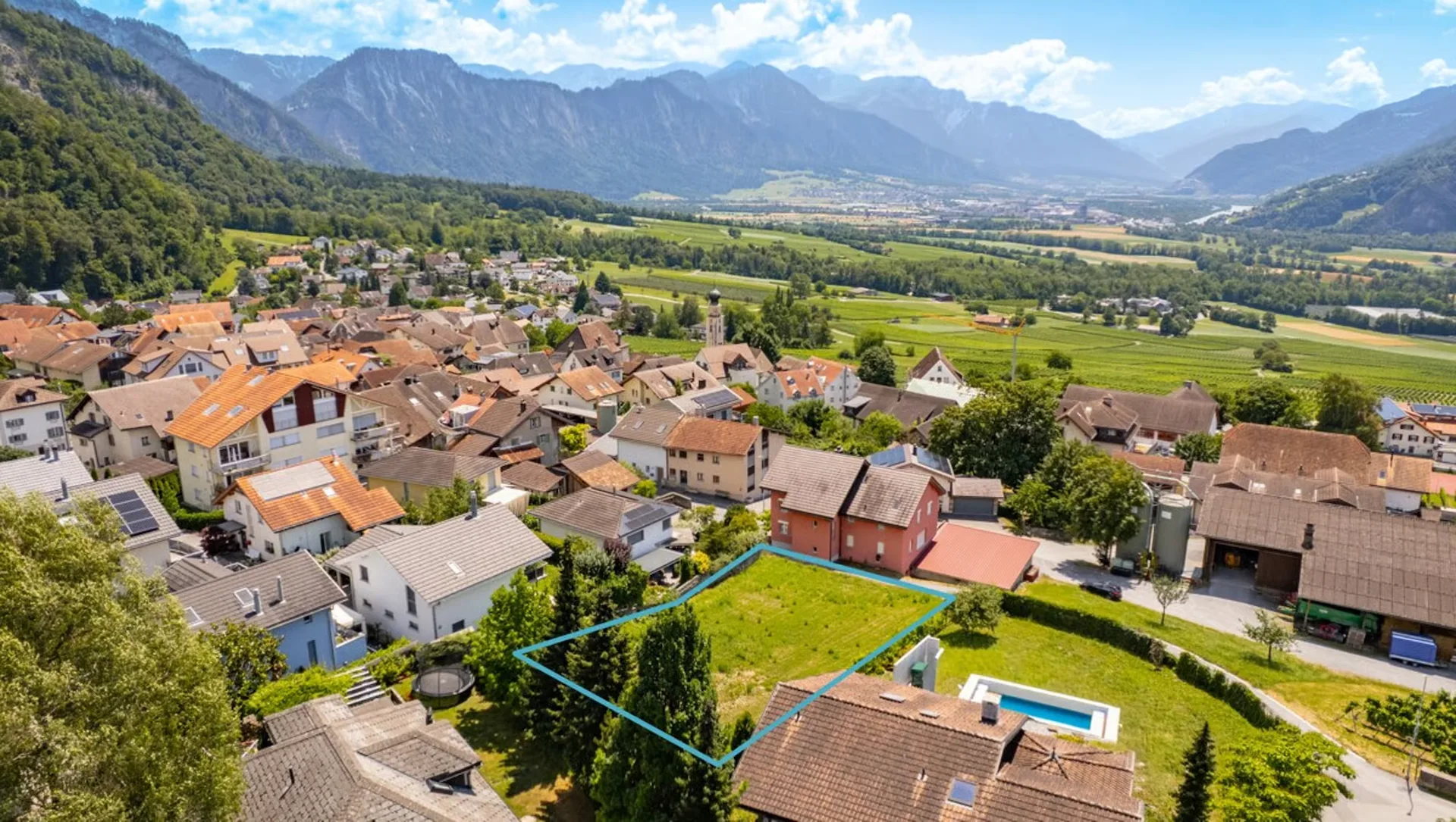 Terrain à bâtir à Jenins avec soleil, calme et vue panoramique