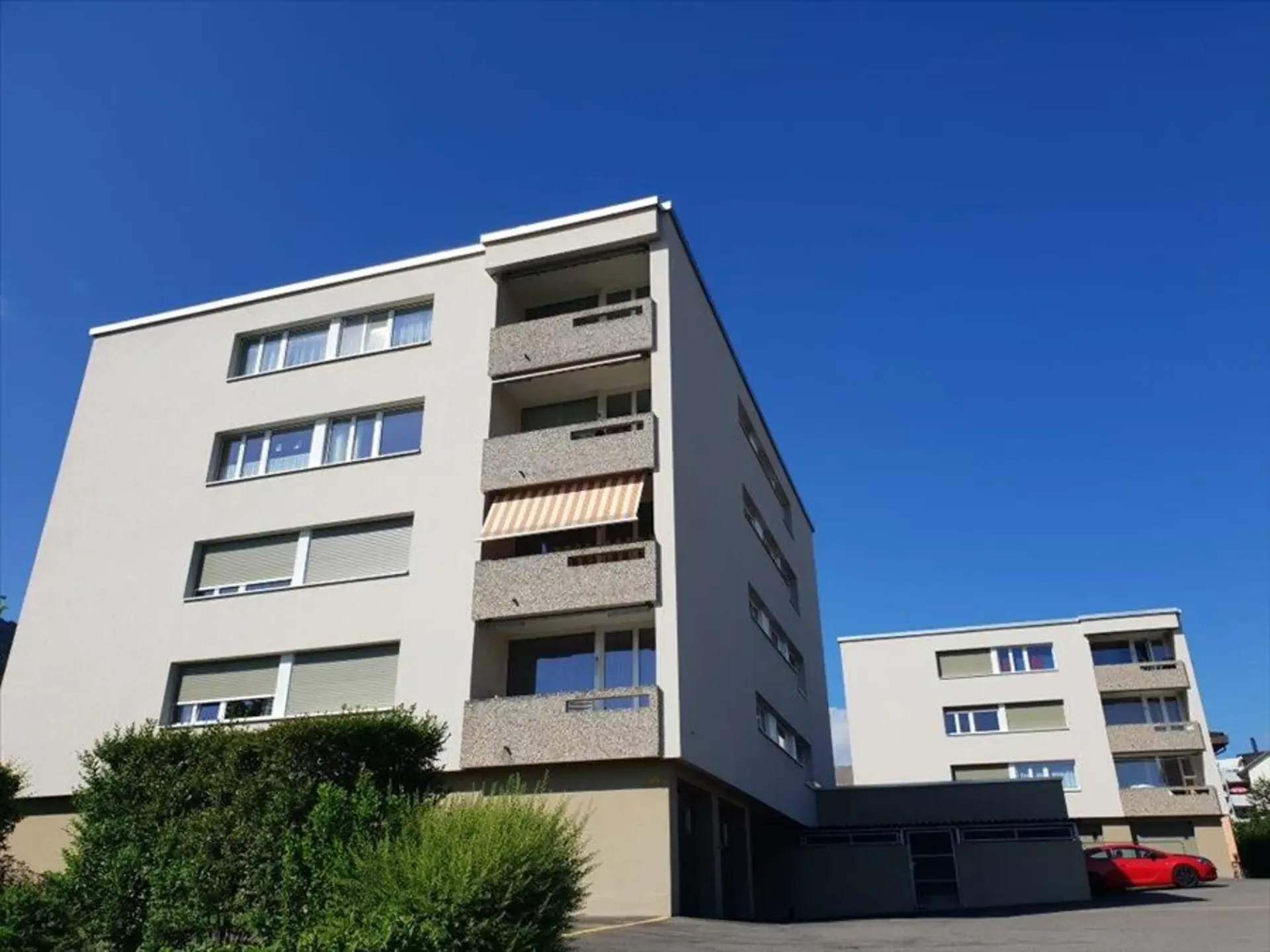 Aussenparkplatz in Pfäffikon SZ  praktisch gelegen