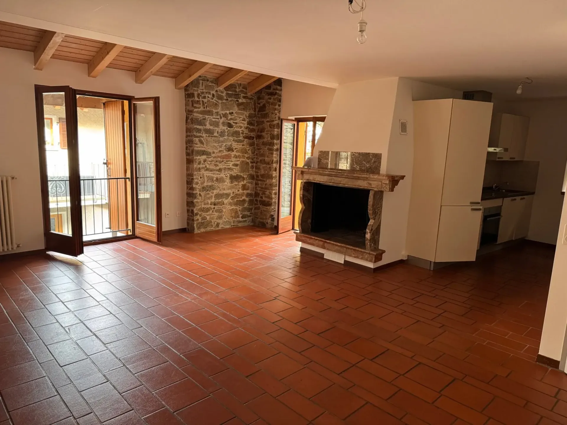 Sigirino – 4,5 Lokale auf zwei Ebenen mit Balkon