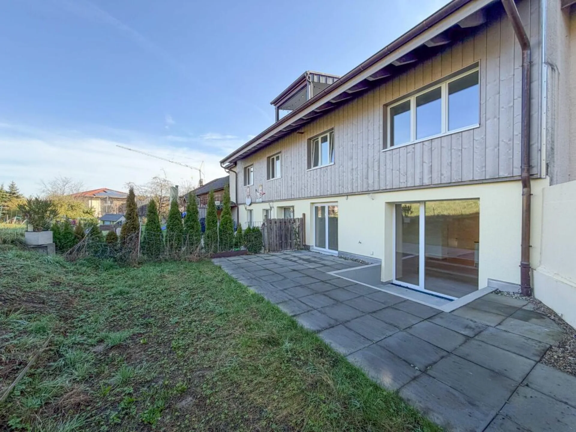 Frisch sanierte 4.5-Zimmer-Gartenwohnung zur Vermietung