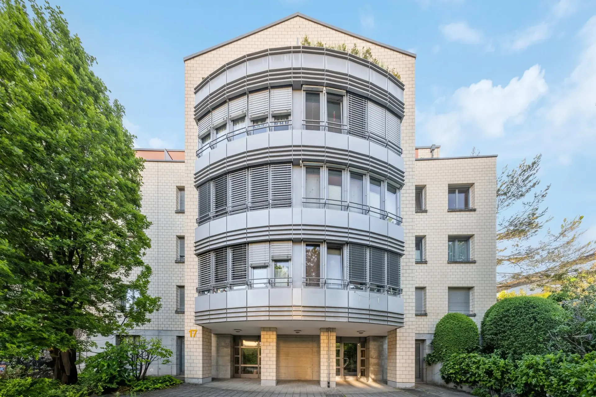 Helle und moderne 4.5 Zimmer-Wohnung im Sonnenpark!