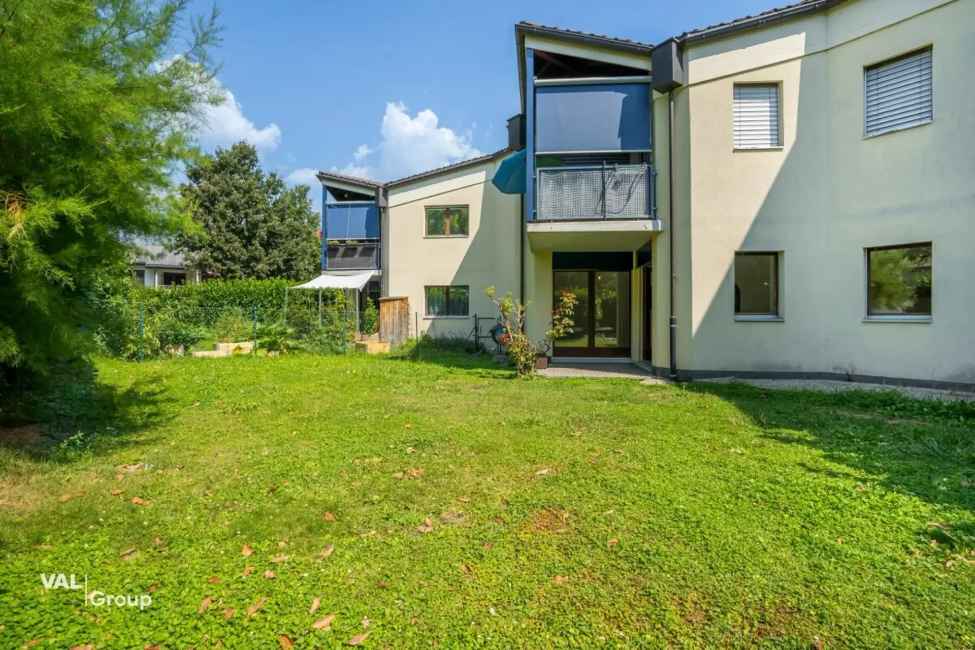 Angenehmes Objekt mit schönem Gartenzugang, nur zwei Schritte von der Hauptstadt entfernt