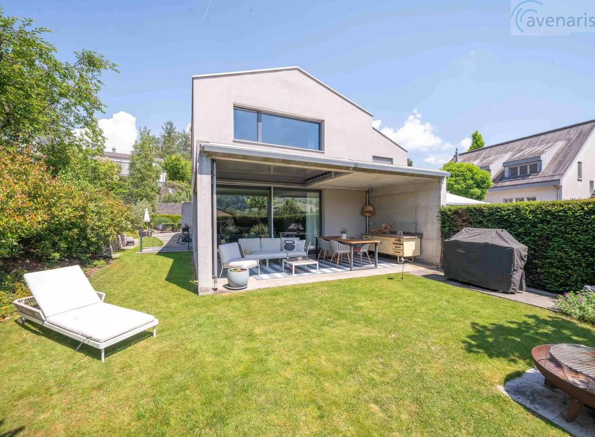 Wunderschönes 5.5-Zimmer-Doppeleinfamilienhaus an sonniger Lage