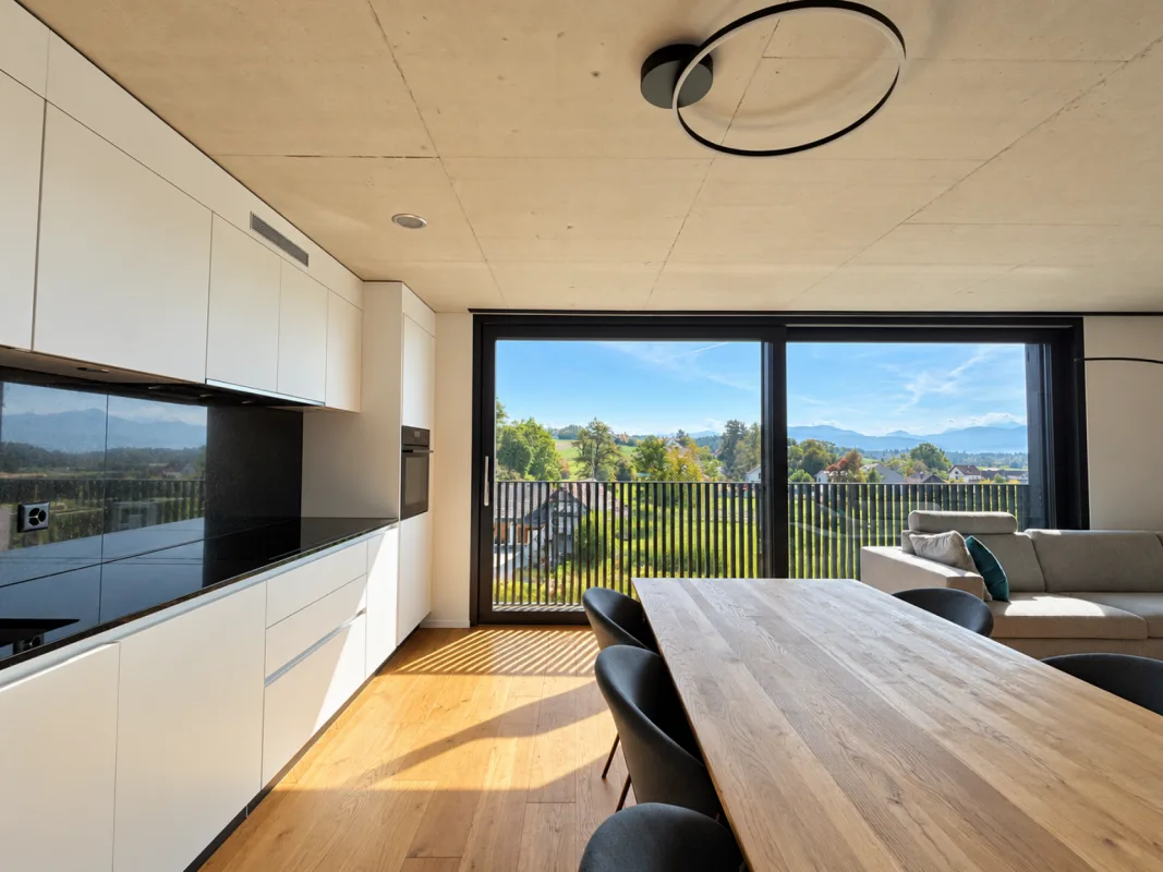 Moderne 4.5 Zimmer-Wohnung mit Weitblick