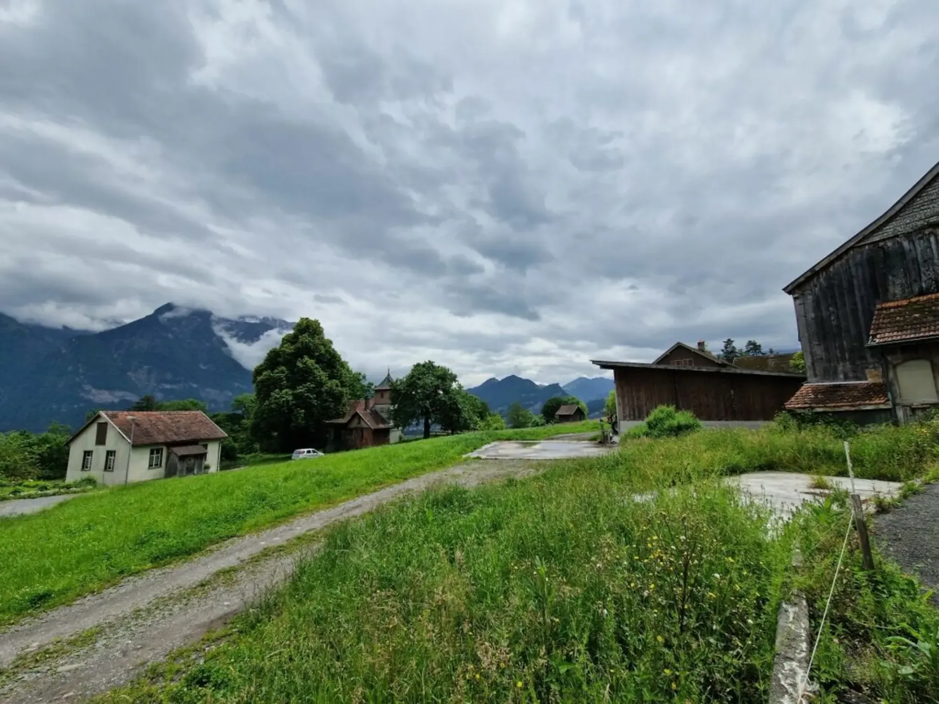 Terrain avec différentes possibilités d'utilisation