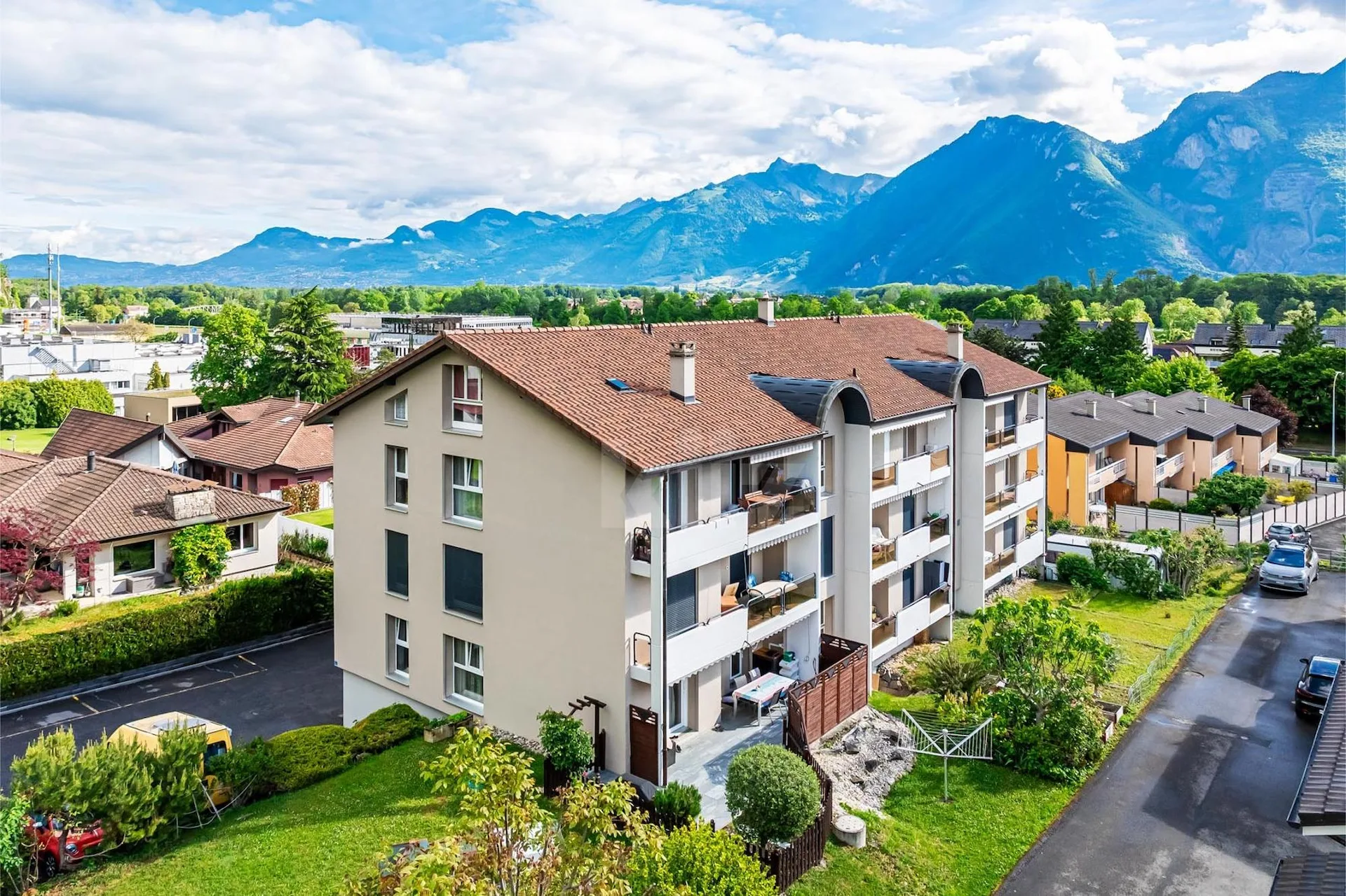 Charmanter Apartment mit Balkon und Bergblick