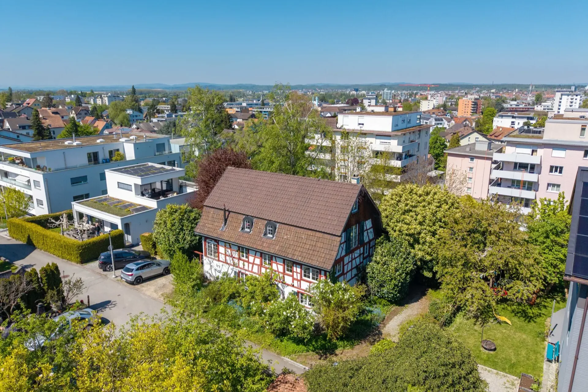 Historisches Fachwerkhaus kernsaniert mit Einliegerwohnung und Ausbaup