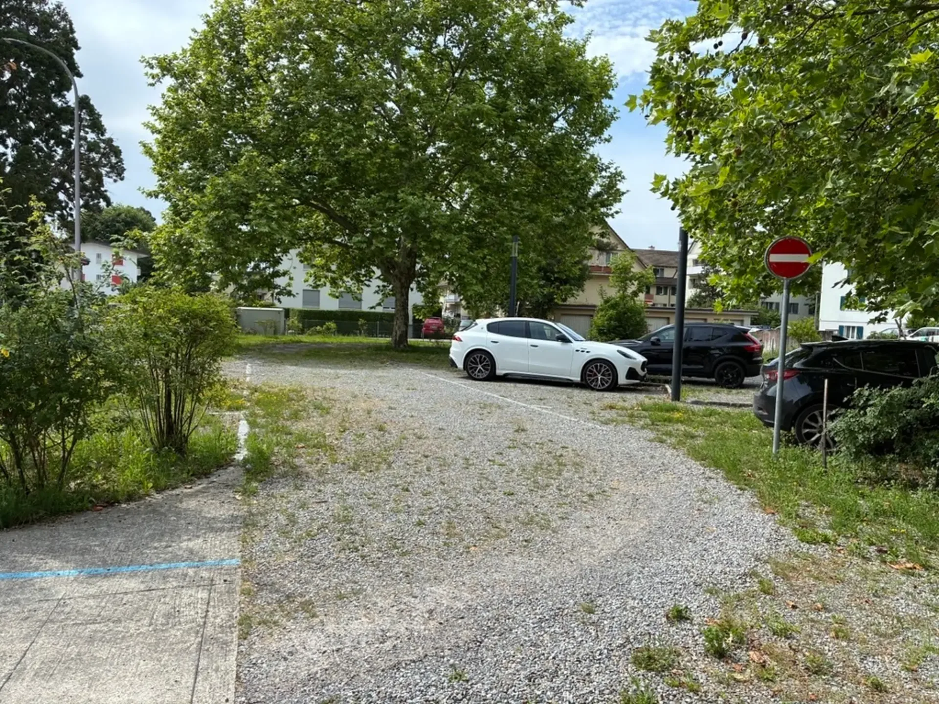 Aussenparkplatz in Männedorf