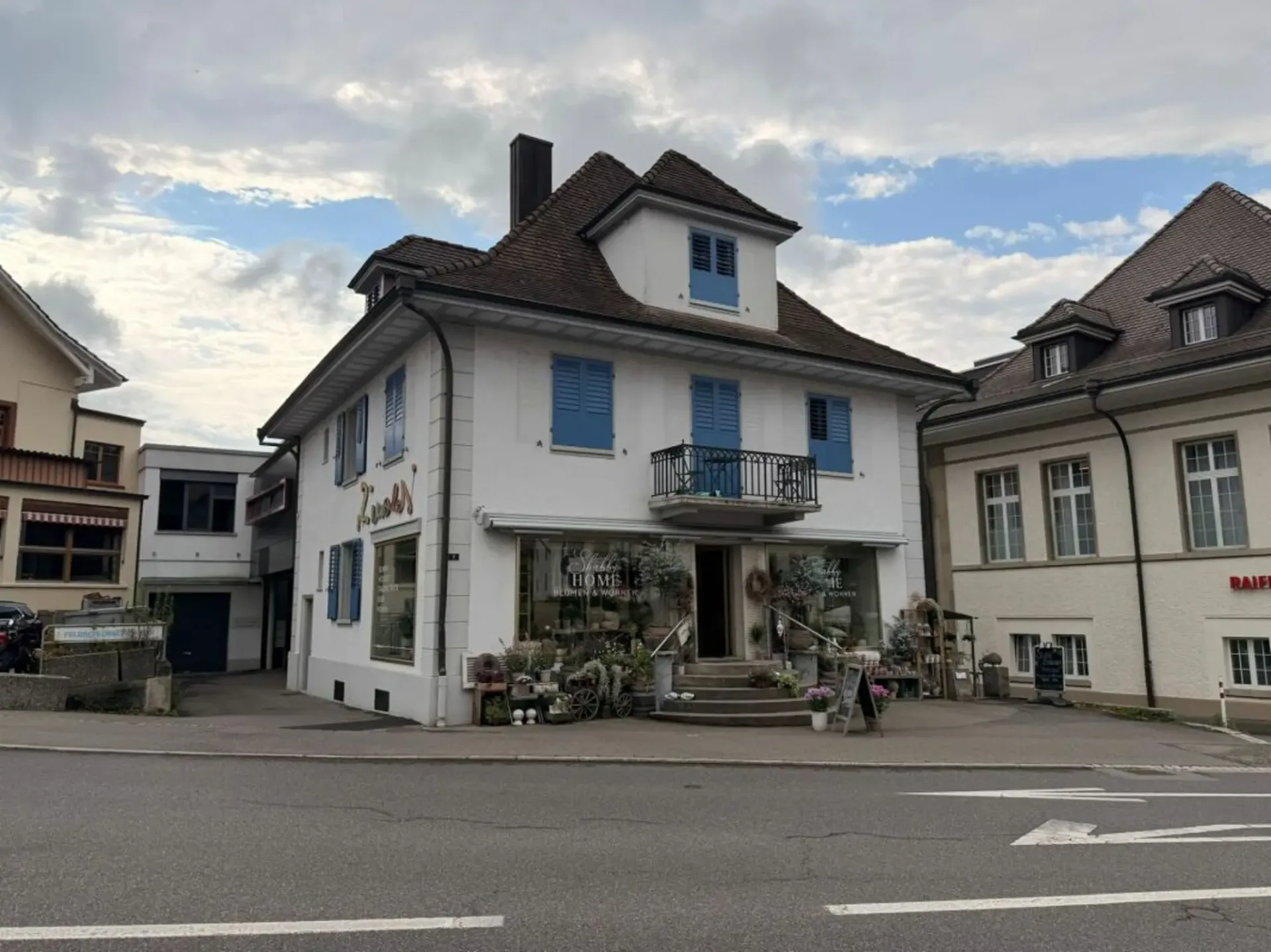 Gelegenheit: Wohn- und Gewerbeliegenschaft mit vielseitigem Nutzungspotenzial im Zentrum von Schöftland