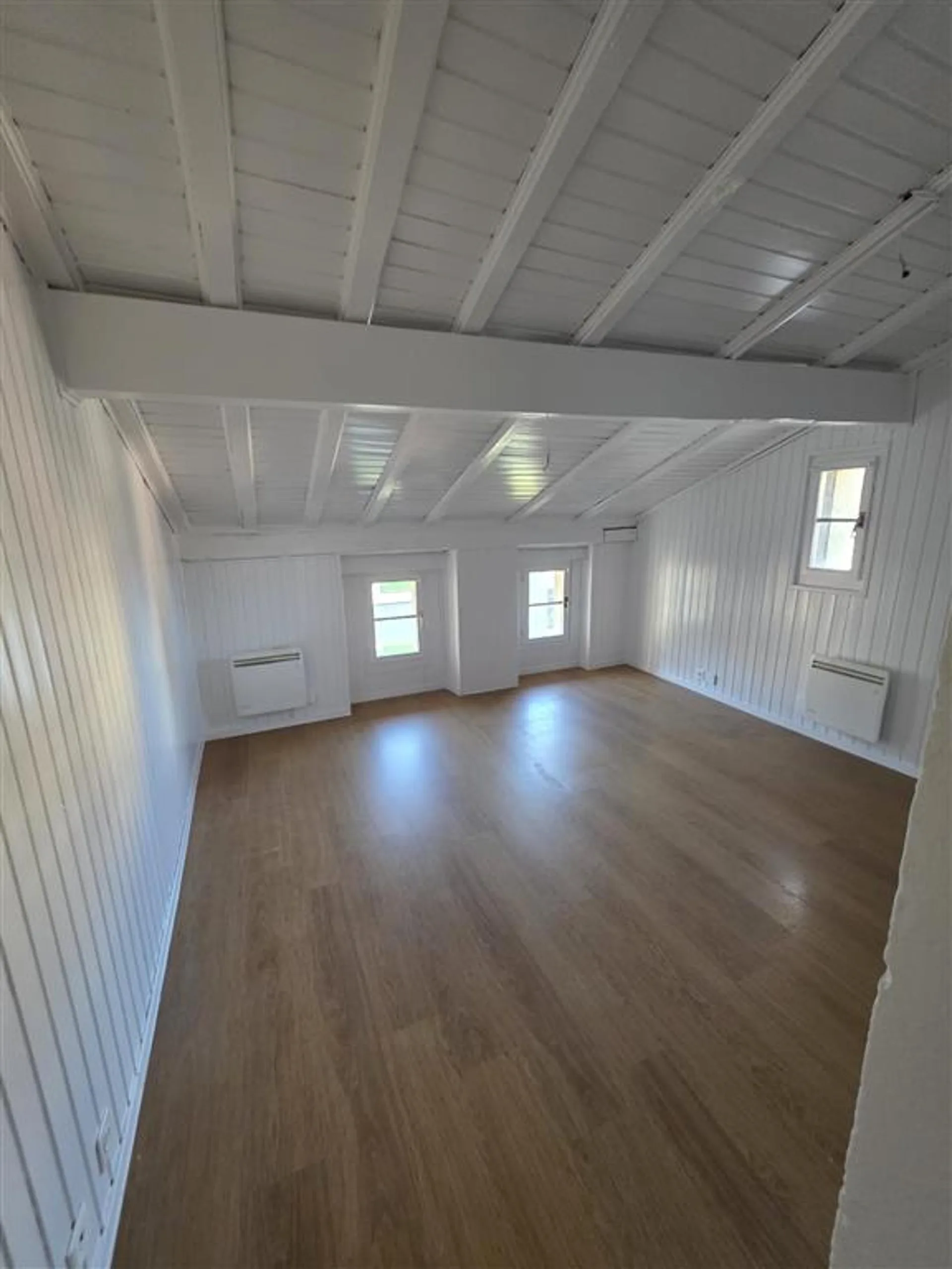 Studio,1,28