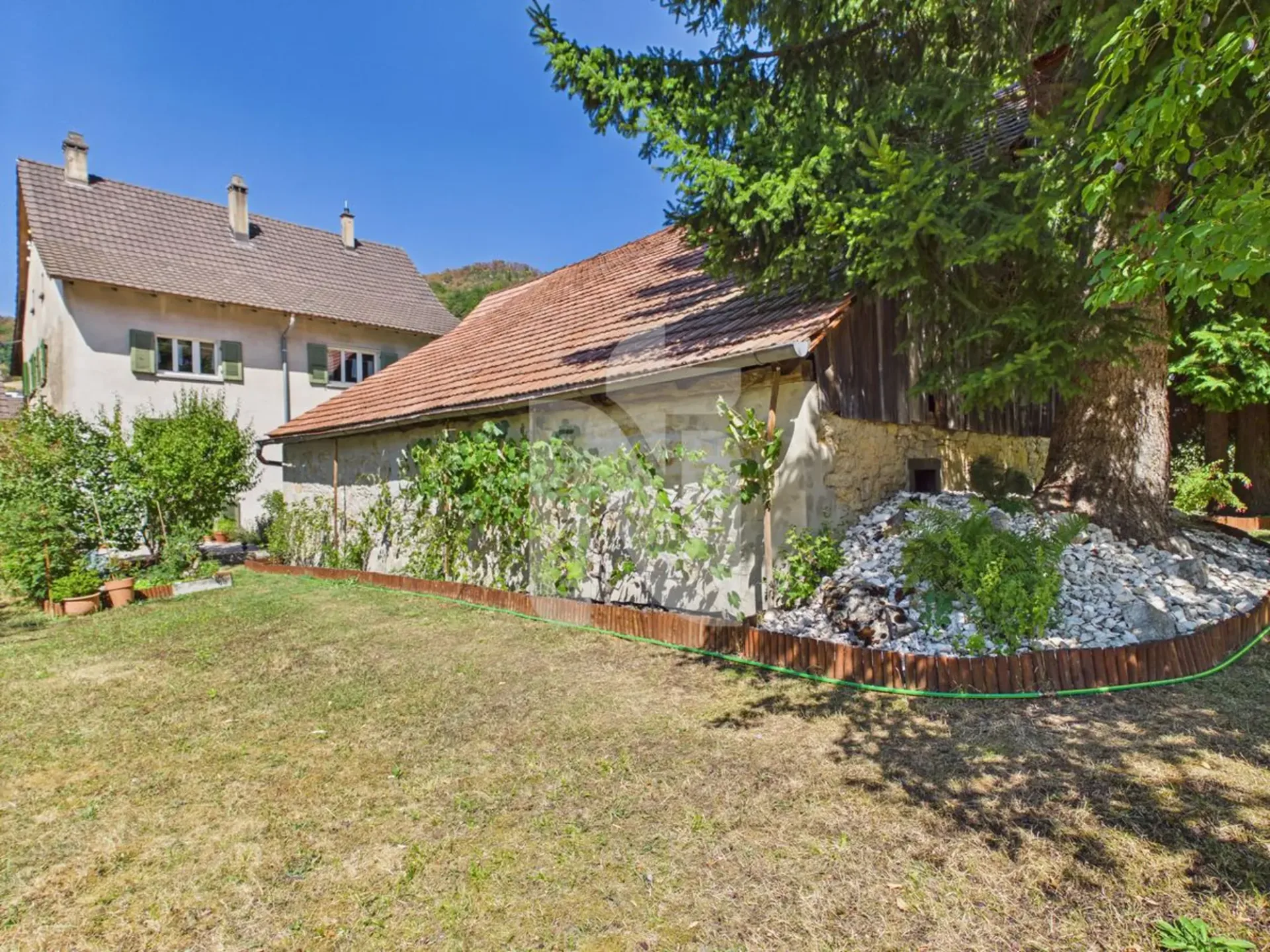 Ein Haus - drei Wohnungen - unzählige Möglichkeiten, ideal für Familien und Anleger