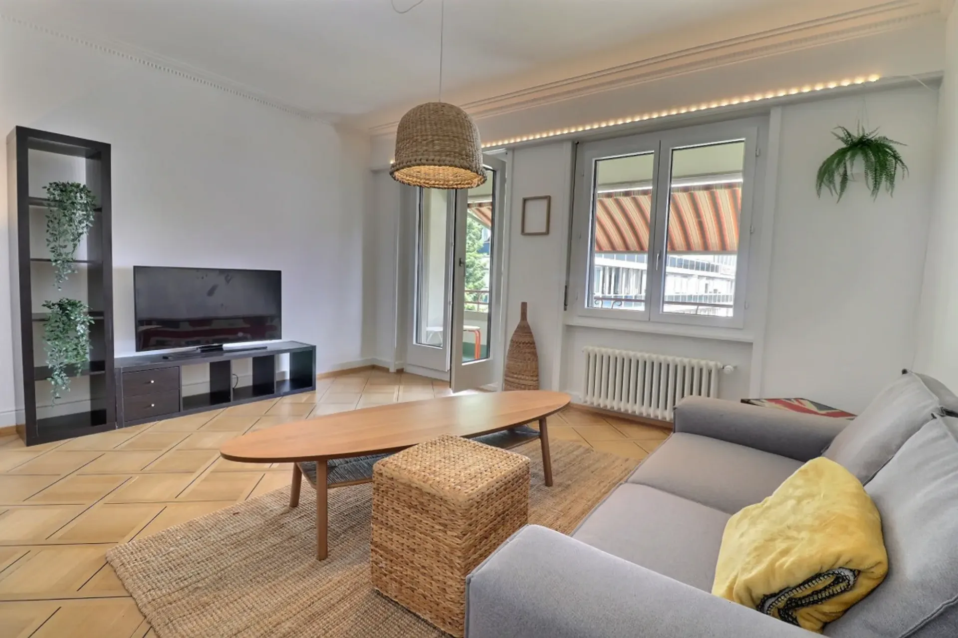 Appartement meublé 2.5 pièces avec balcon et vue imprenable