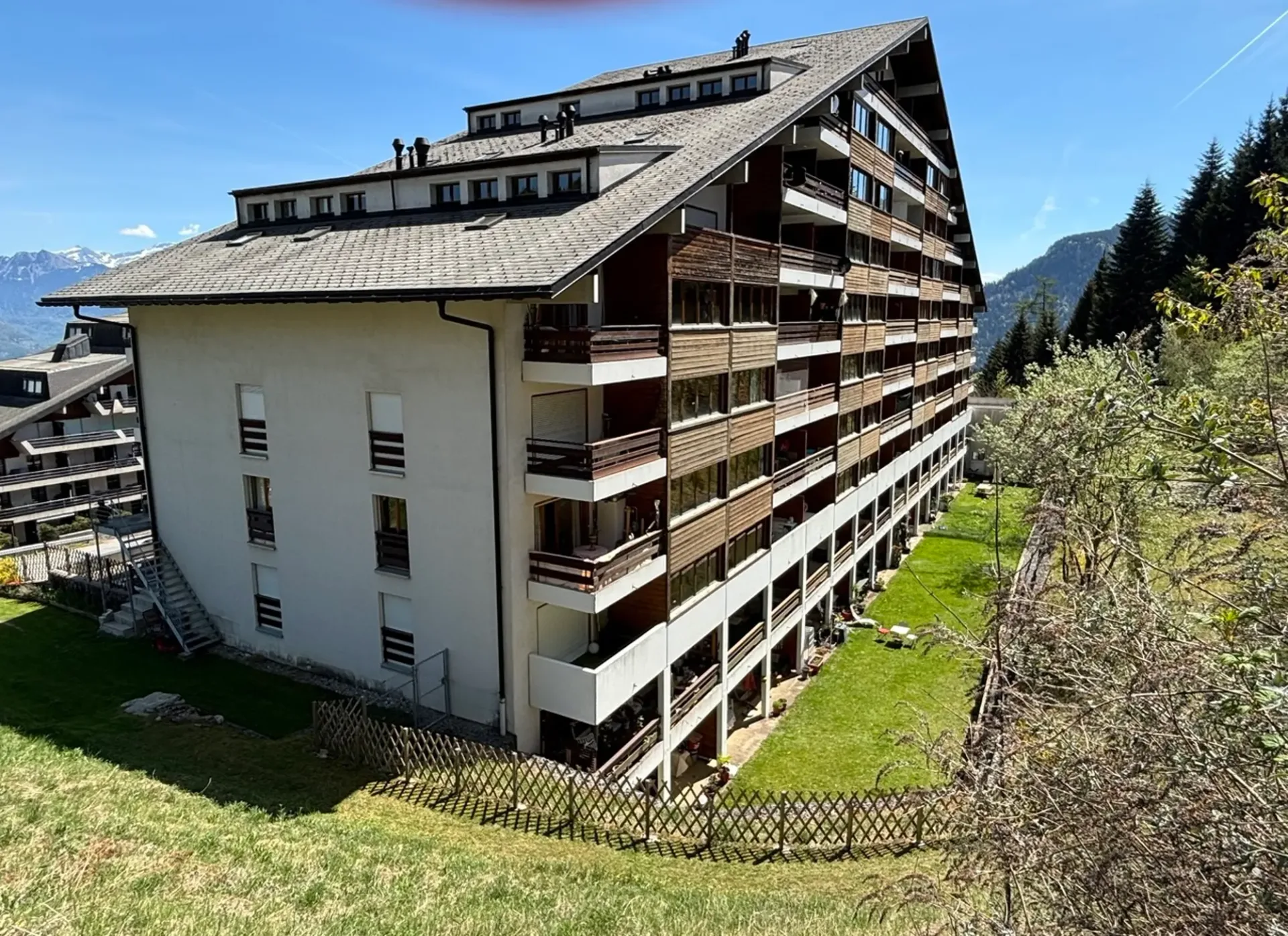 2001M. Torgon. Charmantes 2.5-Zimmer-Wohnung mit Terrasse