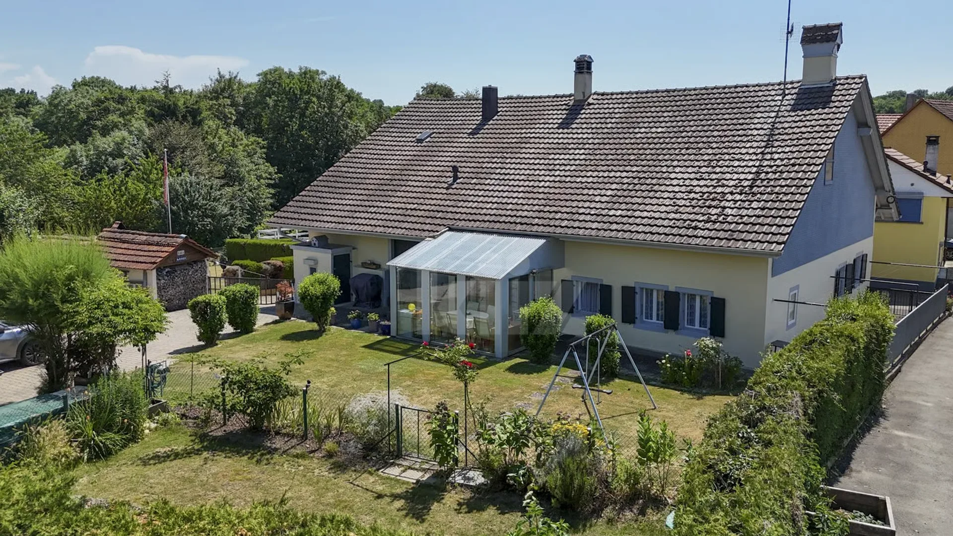 Charmantes Reihenhaus mit großem Garten und Wald