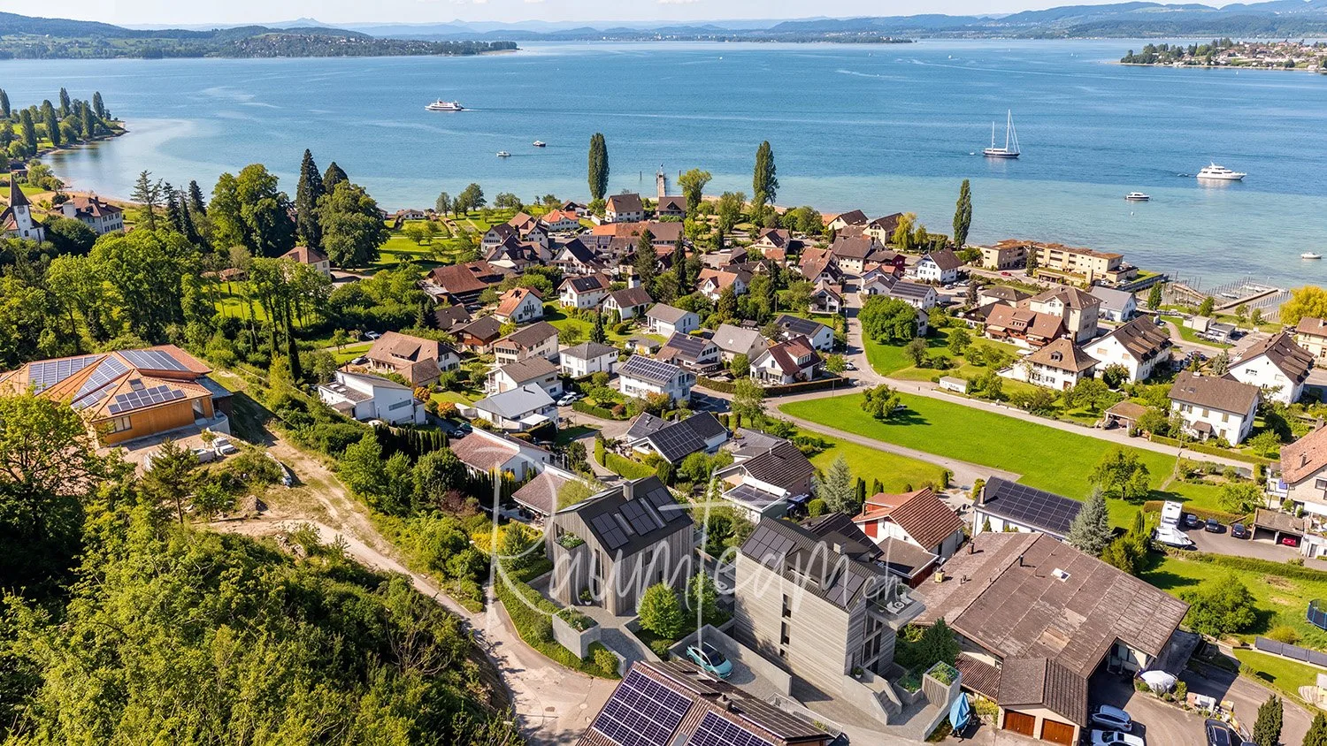Due case unifamiliari esclusive con progetto approvato e vista panoramica lacustre mozzafiato