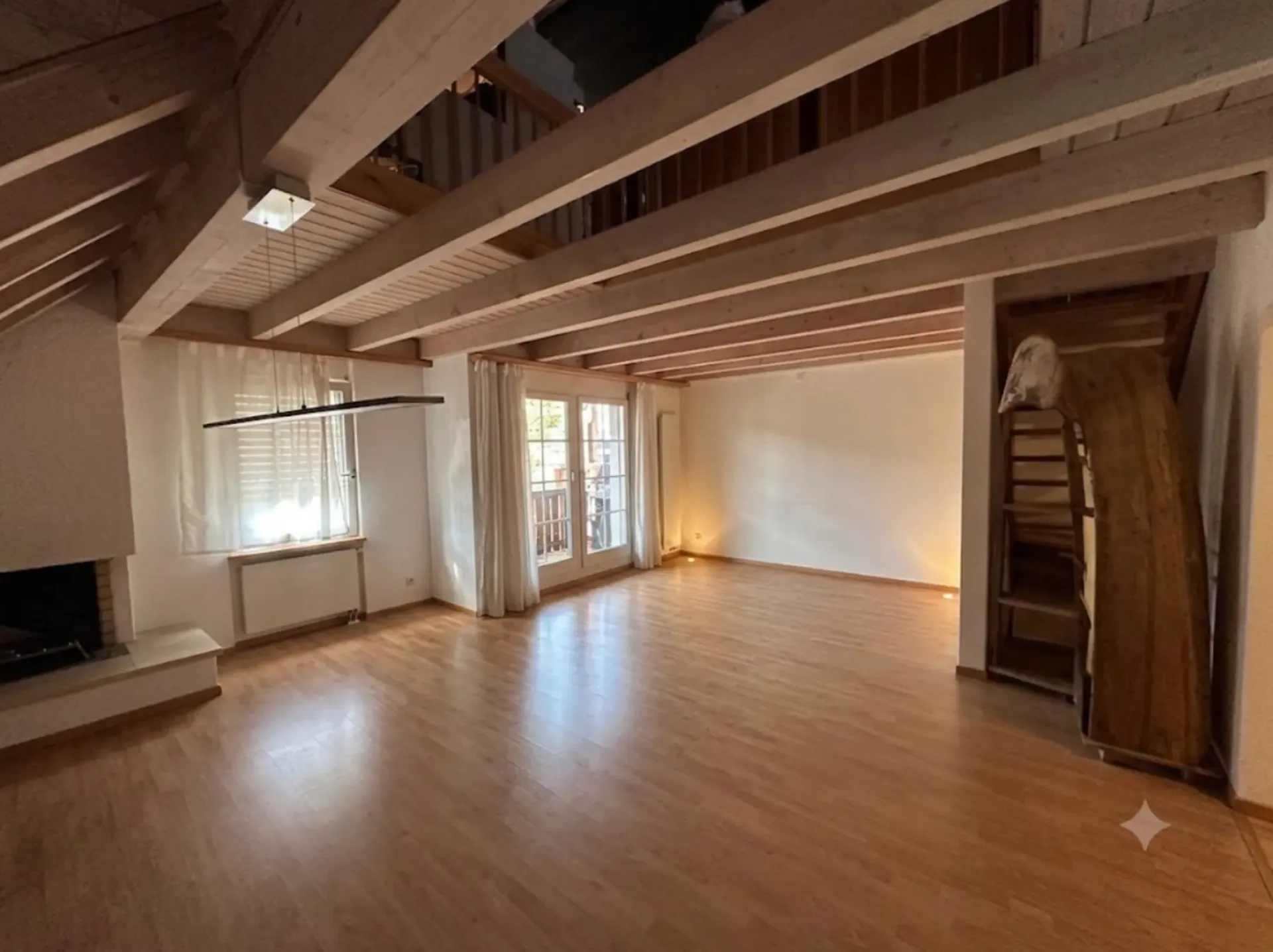 Charmante 5.5-Zimmer-Dachwohnung mit 146m²