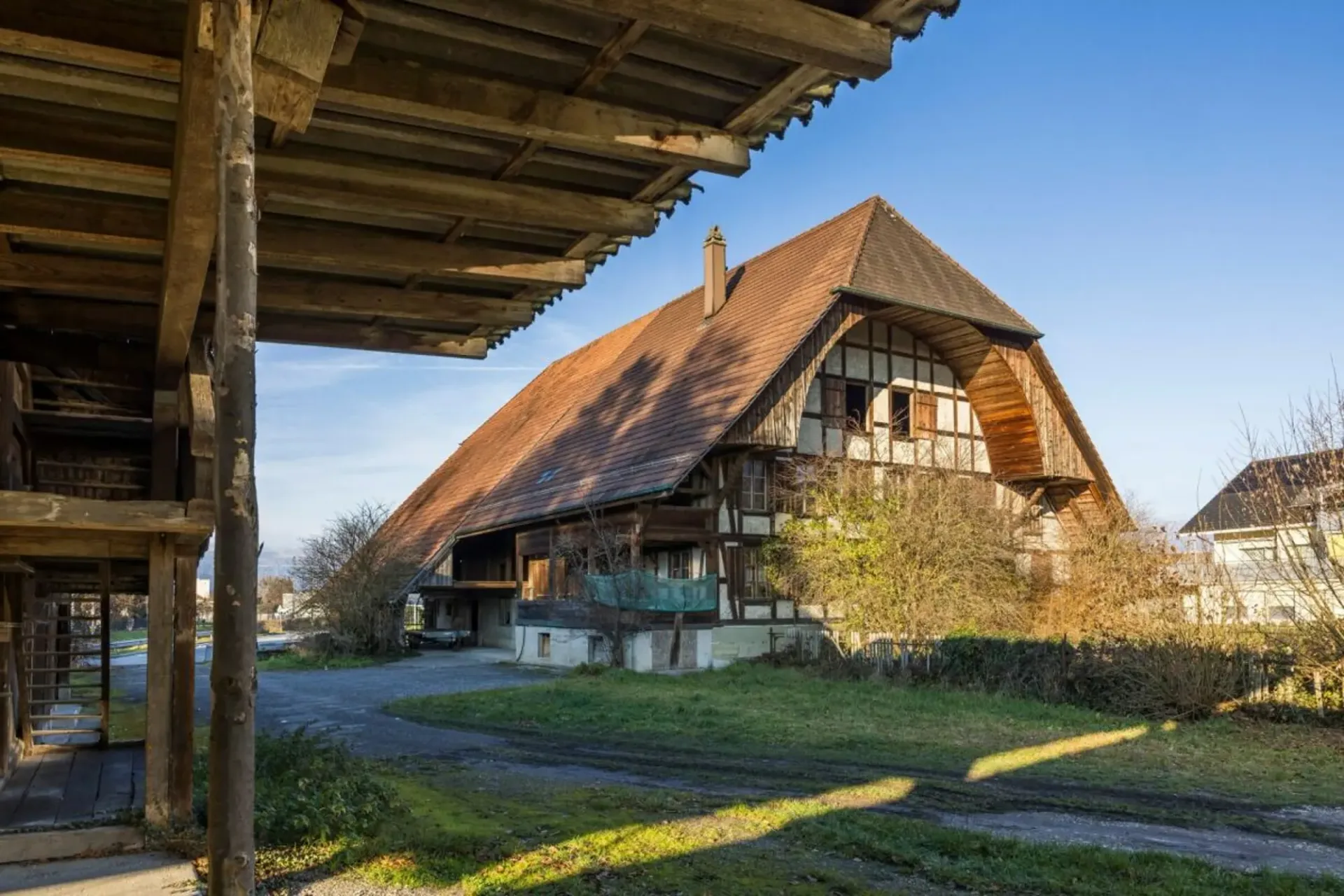 Ehemaliges Bauernhaus mit Baulandreserve und Architekturverpflichtung