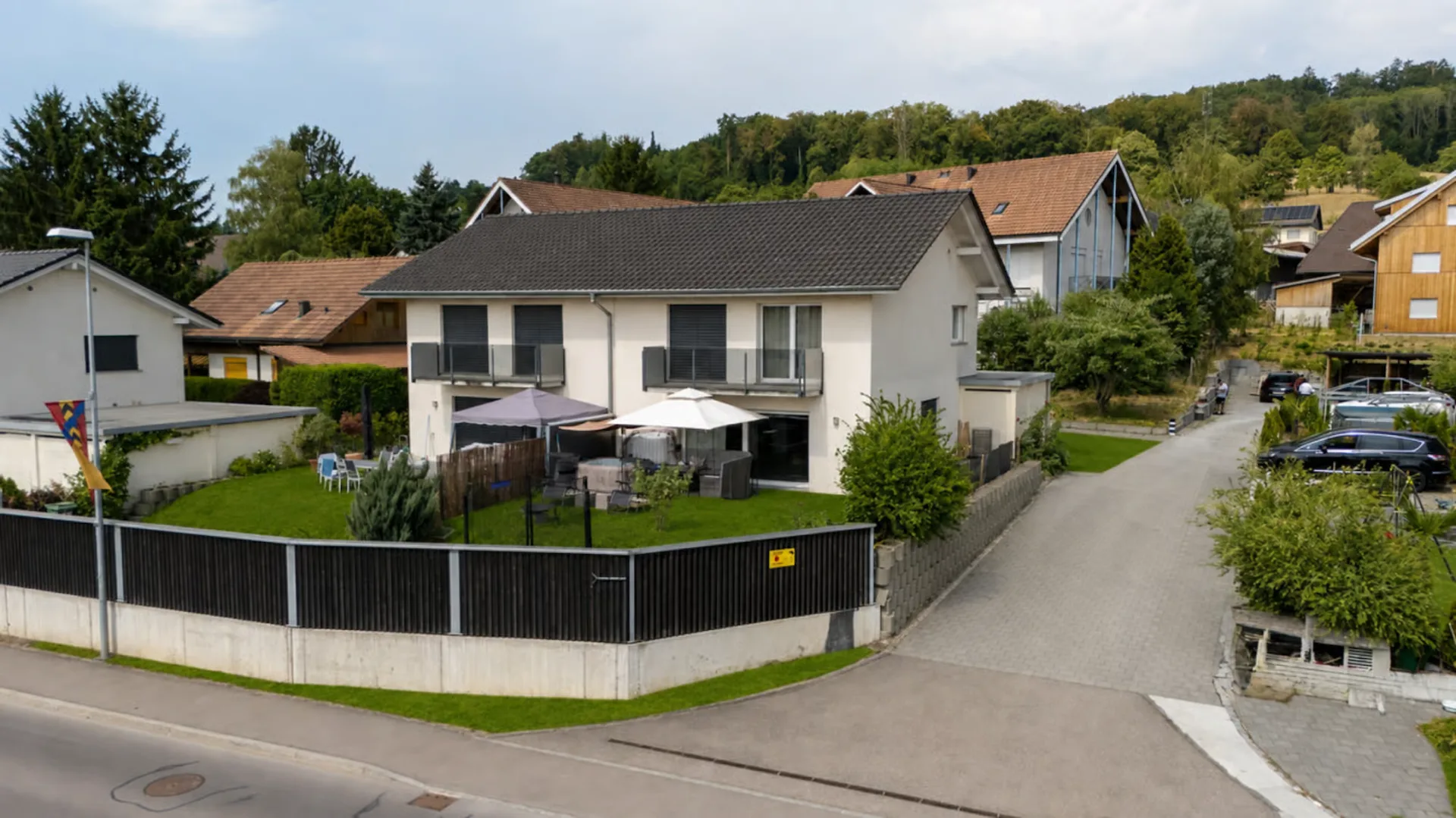 5.5 Zimmer Doppeleinfamilienhaus mit Aussicht