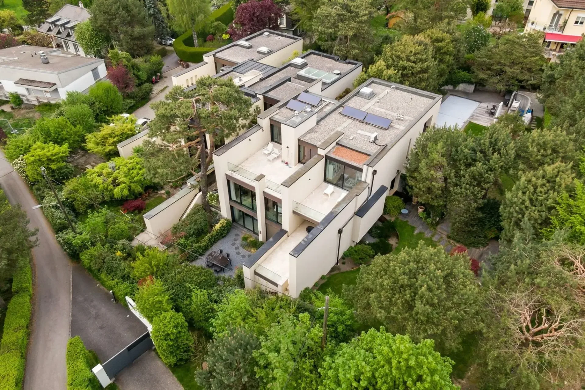 L'une des plus célèbres adresses ! Luxueuse propriété contemporaine