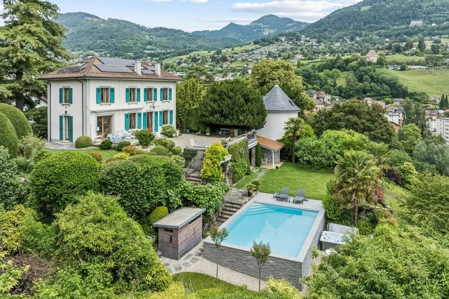 Extraordinaire demeure du 18ème siècle sur la Commune de Montreux