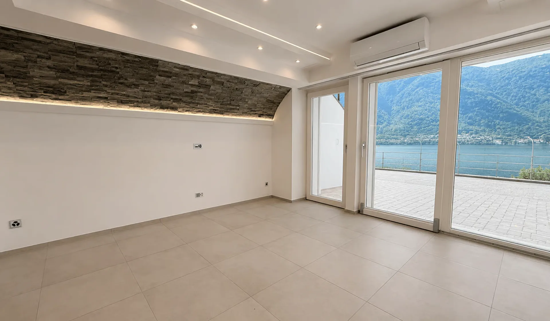 Elegantes 4.5-Zimmer-Apartment mit herrlicher Seesicht in Capolago