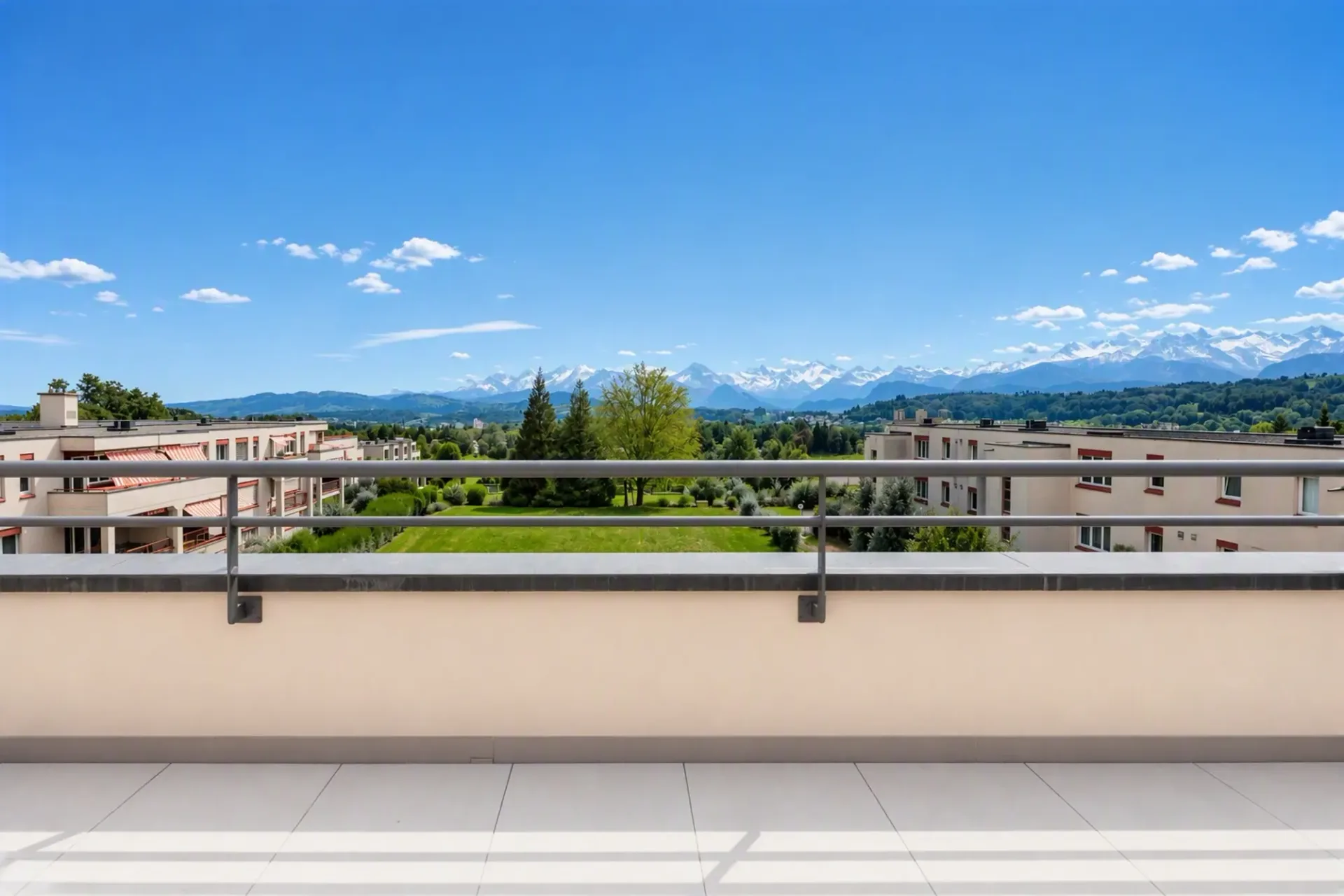 Modernes Wohnen mit Ausblick - sanierte 3.5-Zimmer-Maisonette.