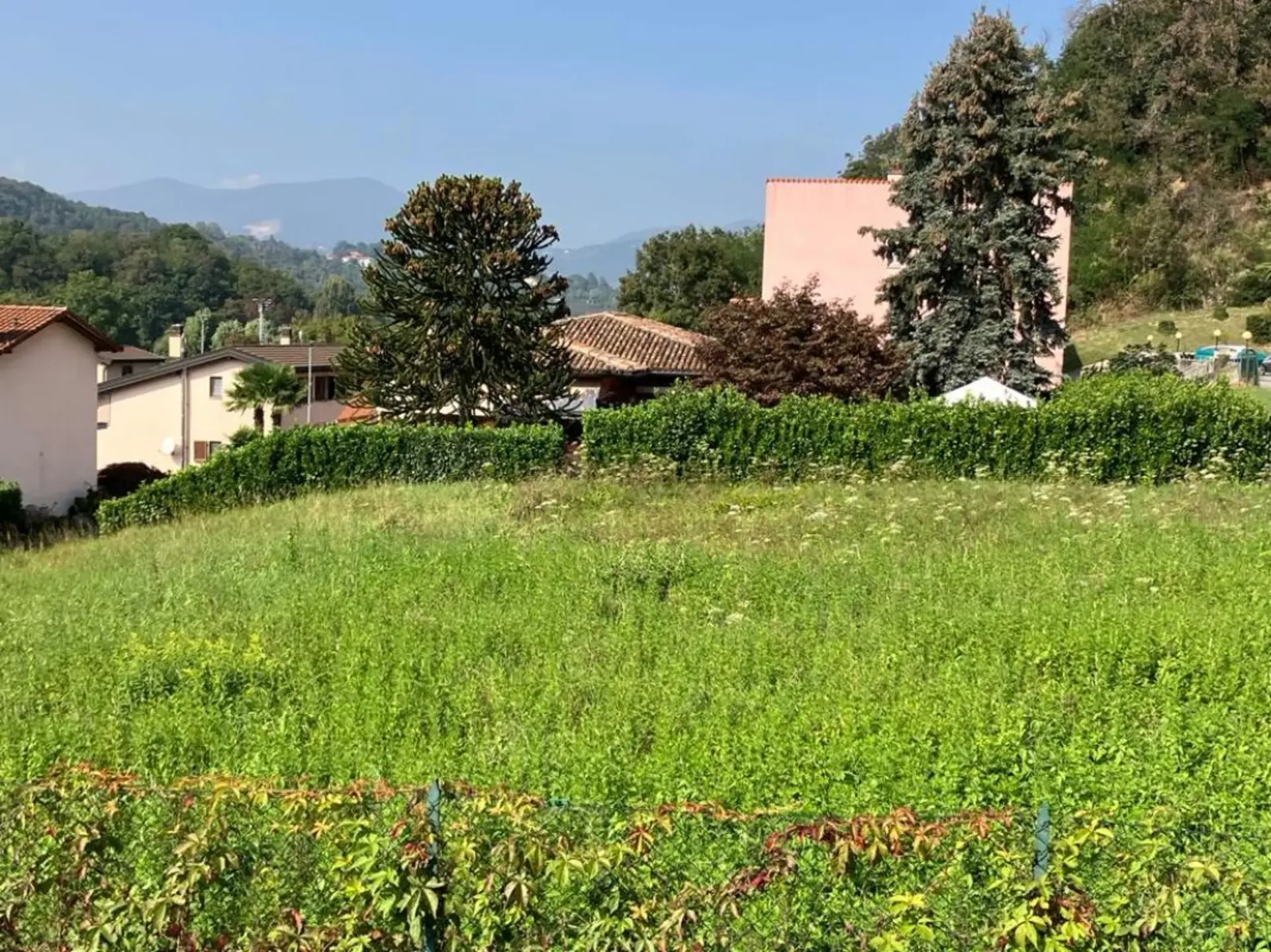 Bauplatz von 750 m² in sonniger Lage und mit freiem Blick