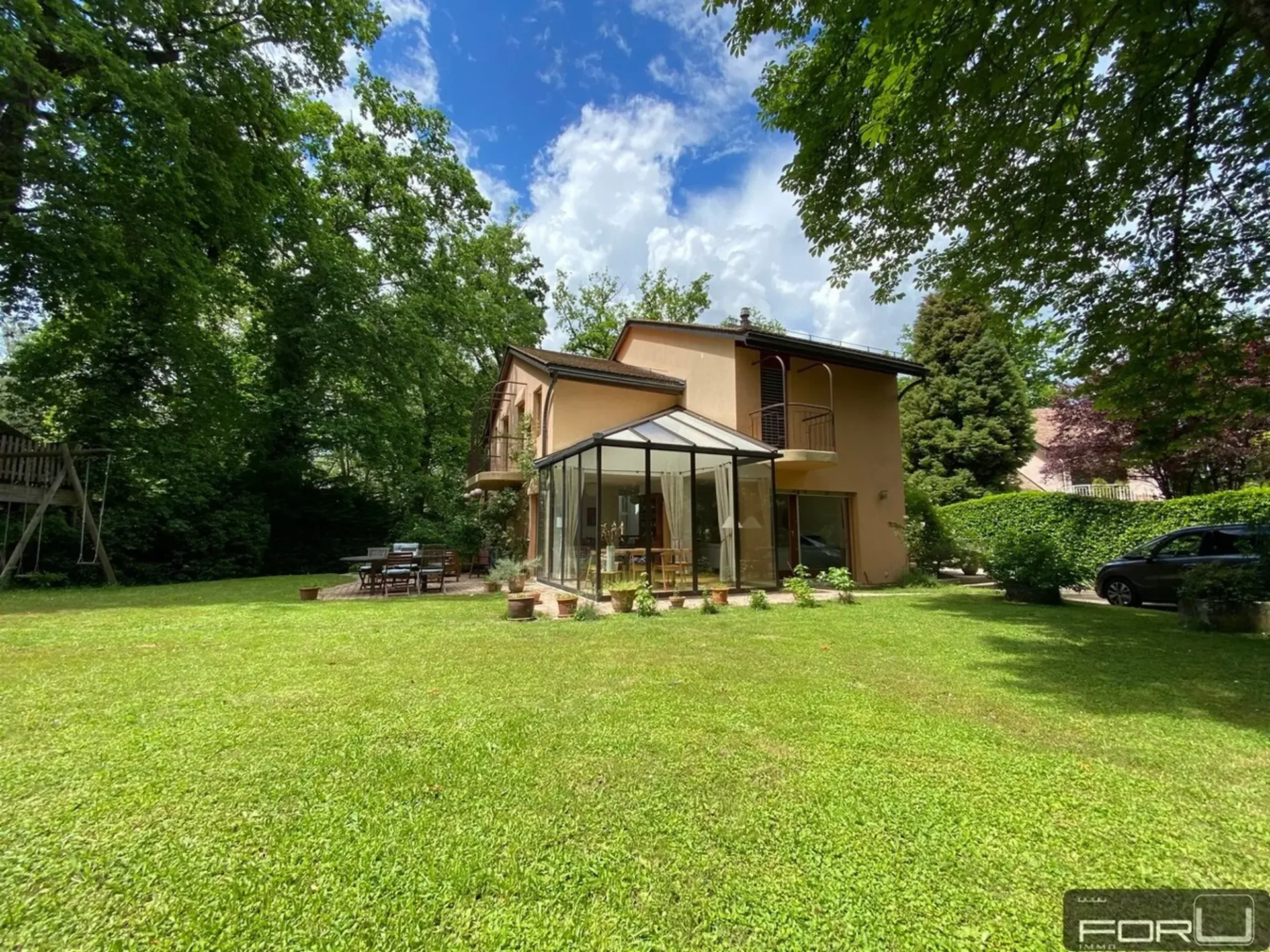 Belle villa individuelle au calme avec grand jardin à Carouge