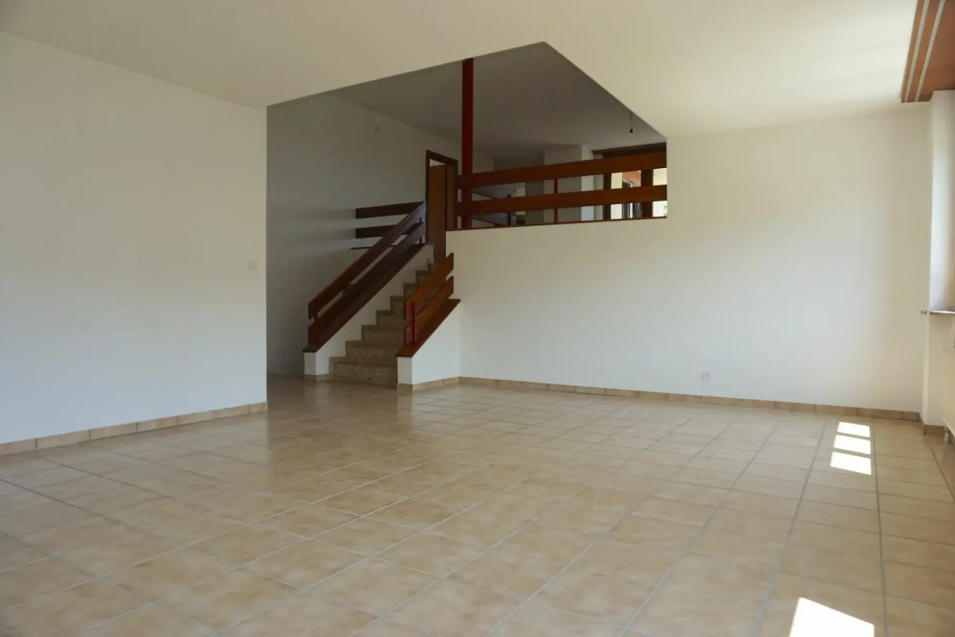 ARI-237 Dachgeschoss mit 6,5 Zimmern für 172 m2 Wohnfläche und 66 m2 Terrasse