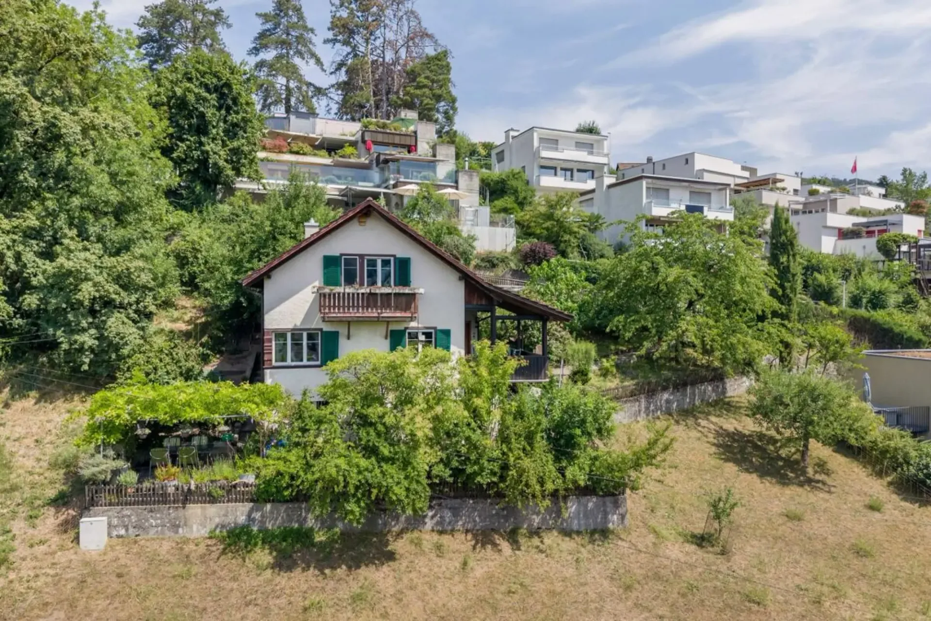 Charmant maison de famille de 3,5 pièces avec jardin idyllique
