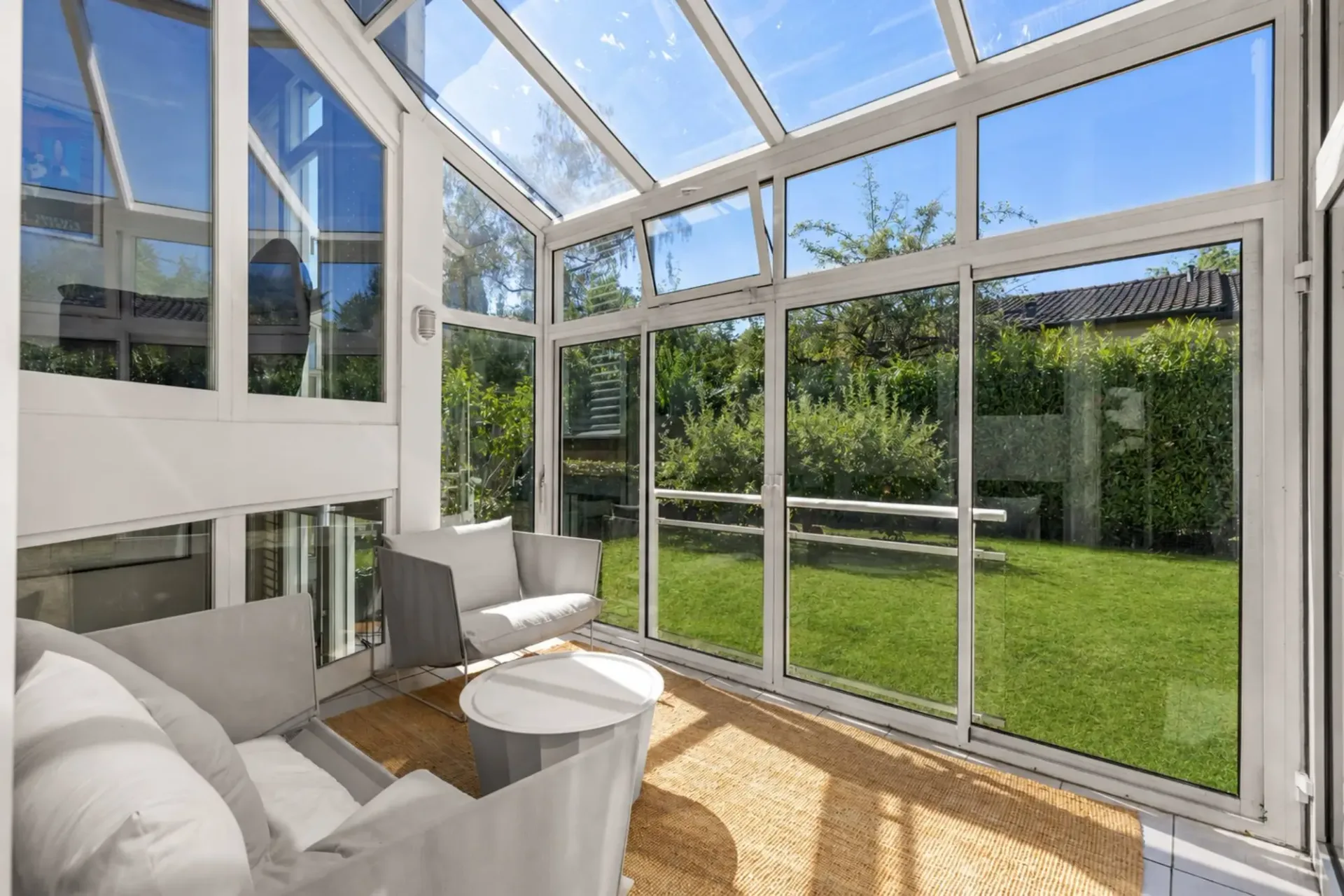 Rare à Vessy : de la hauteur, de la lumière et un jardin plein sud