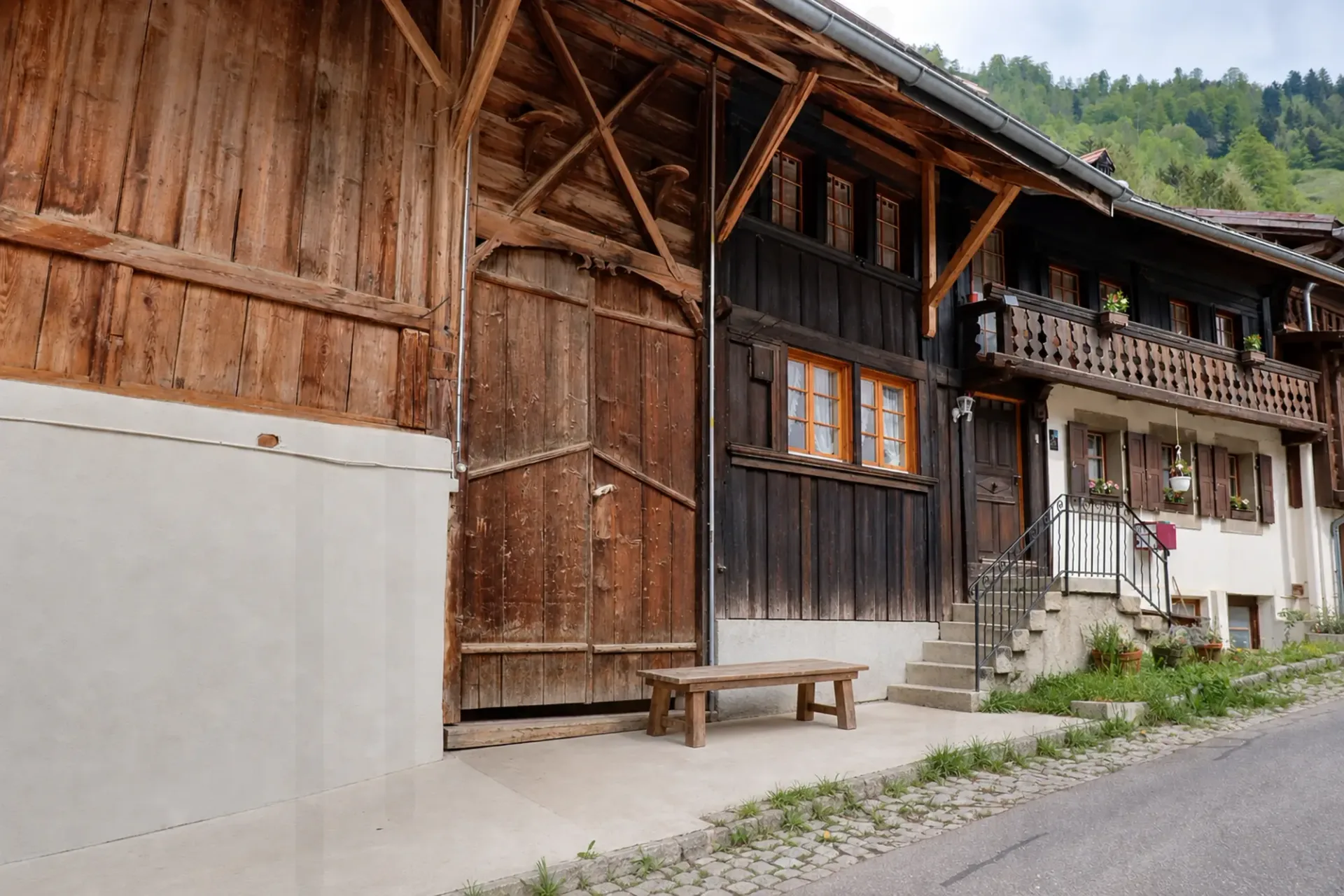 Haus im Dorfstil 5,5 Zimmer mit Scheune und Erweiterungspotenzial