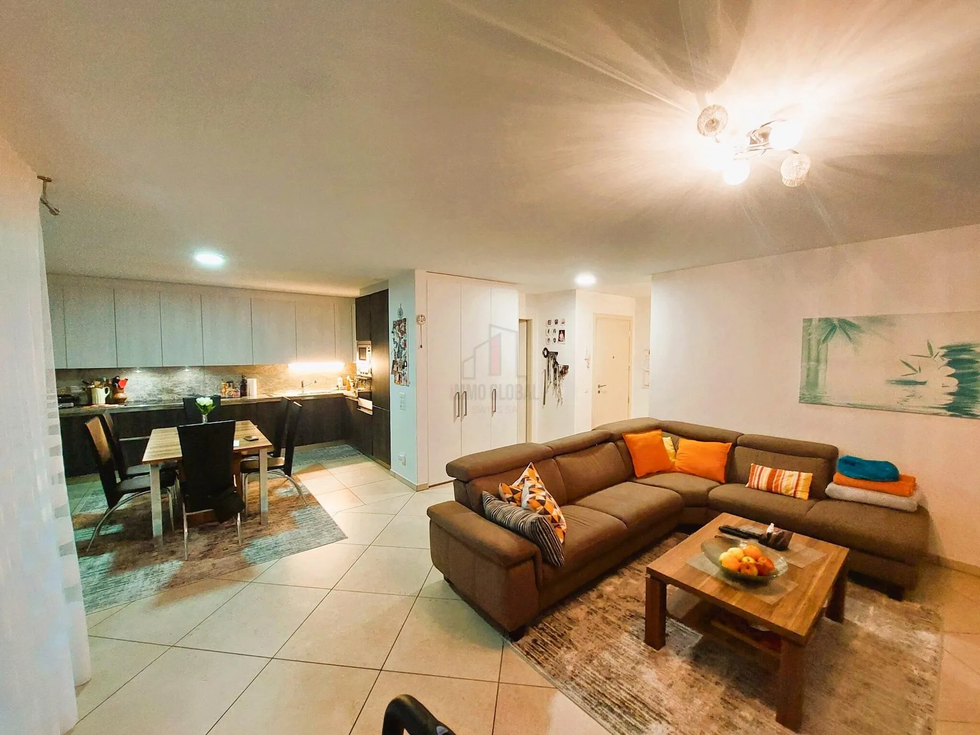 HELLES APPARTMENT MIT PRIVATGARTEN