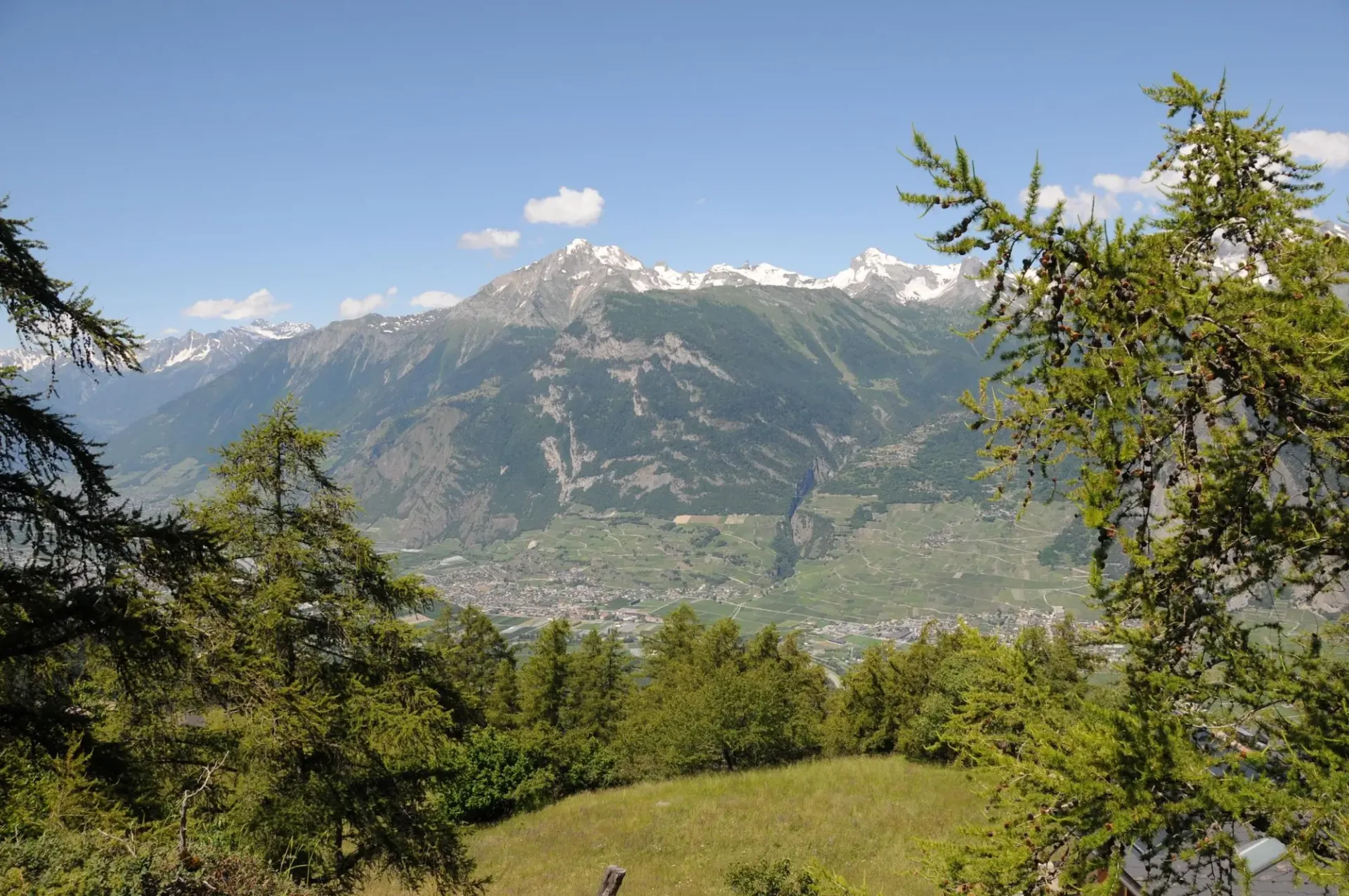 Baugrundstück - einfacher Zugang und Panoramablick
