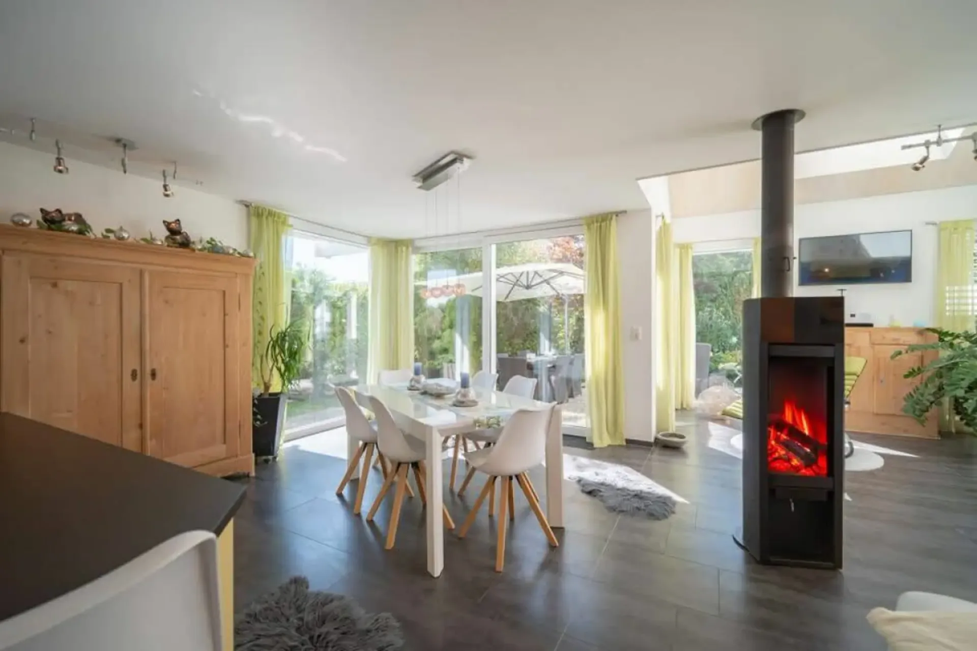 Architect's House with Lots of Space, Alpine View, and Special Living Feel
