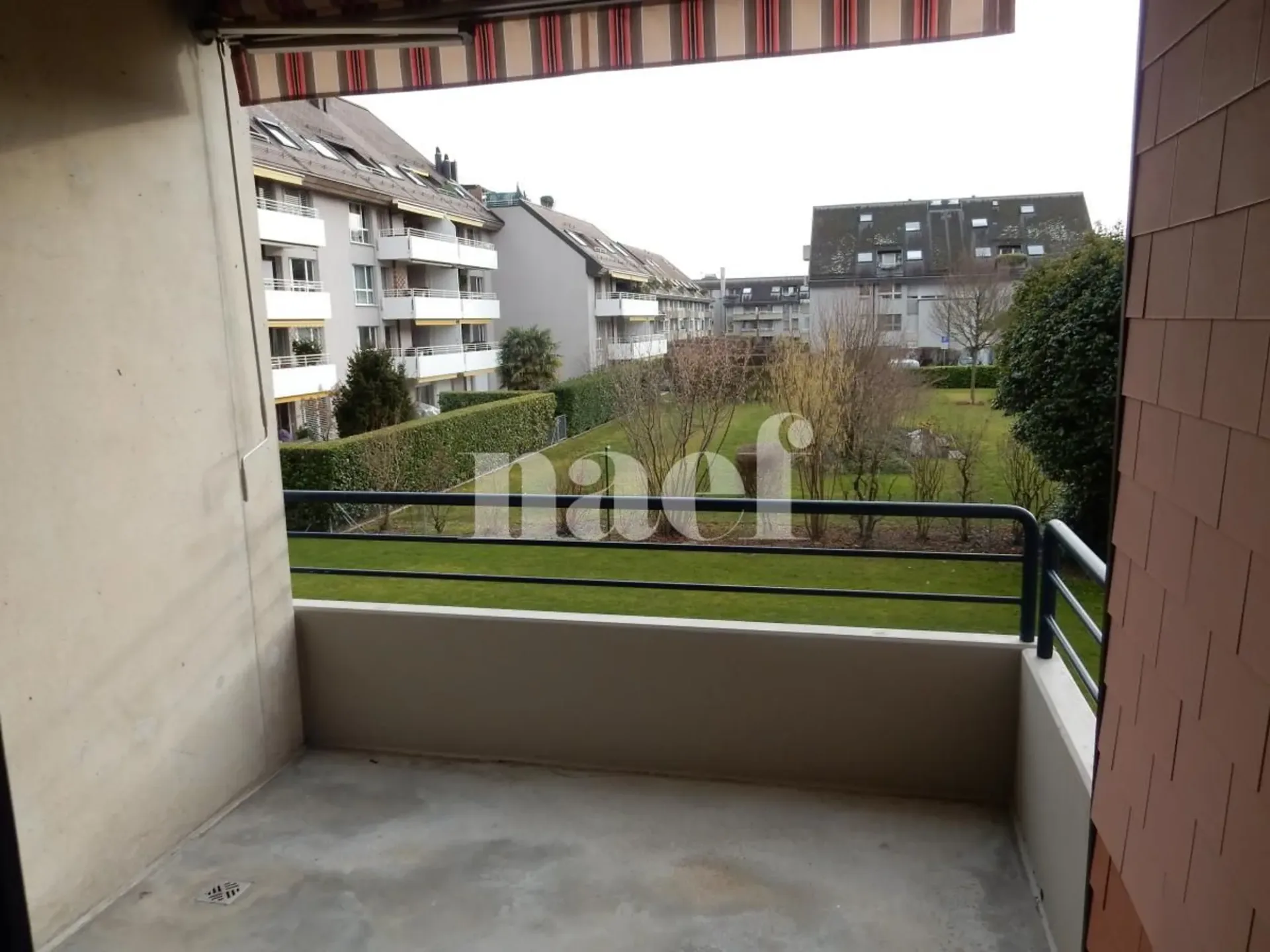 Wohnung mit 4.5 Zimmern im 1. Stock mit Balkon