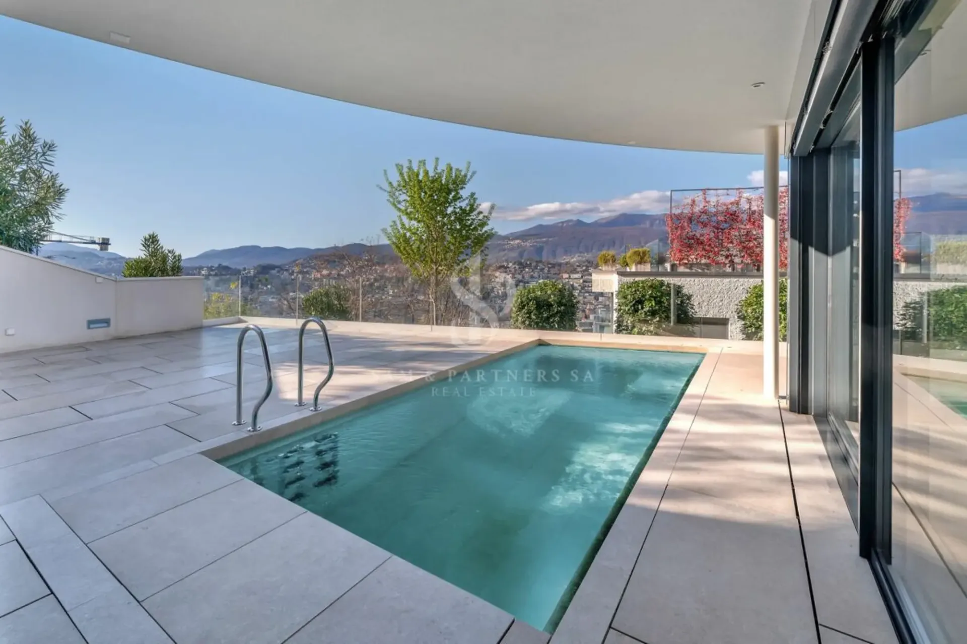 Moderne Villa mit Pool