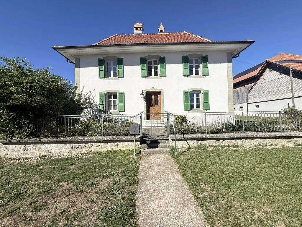 Charmantes alte Pfarrhaus mit 5.5 Zimmern im 1. Stock