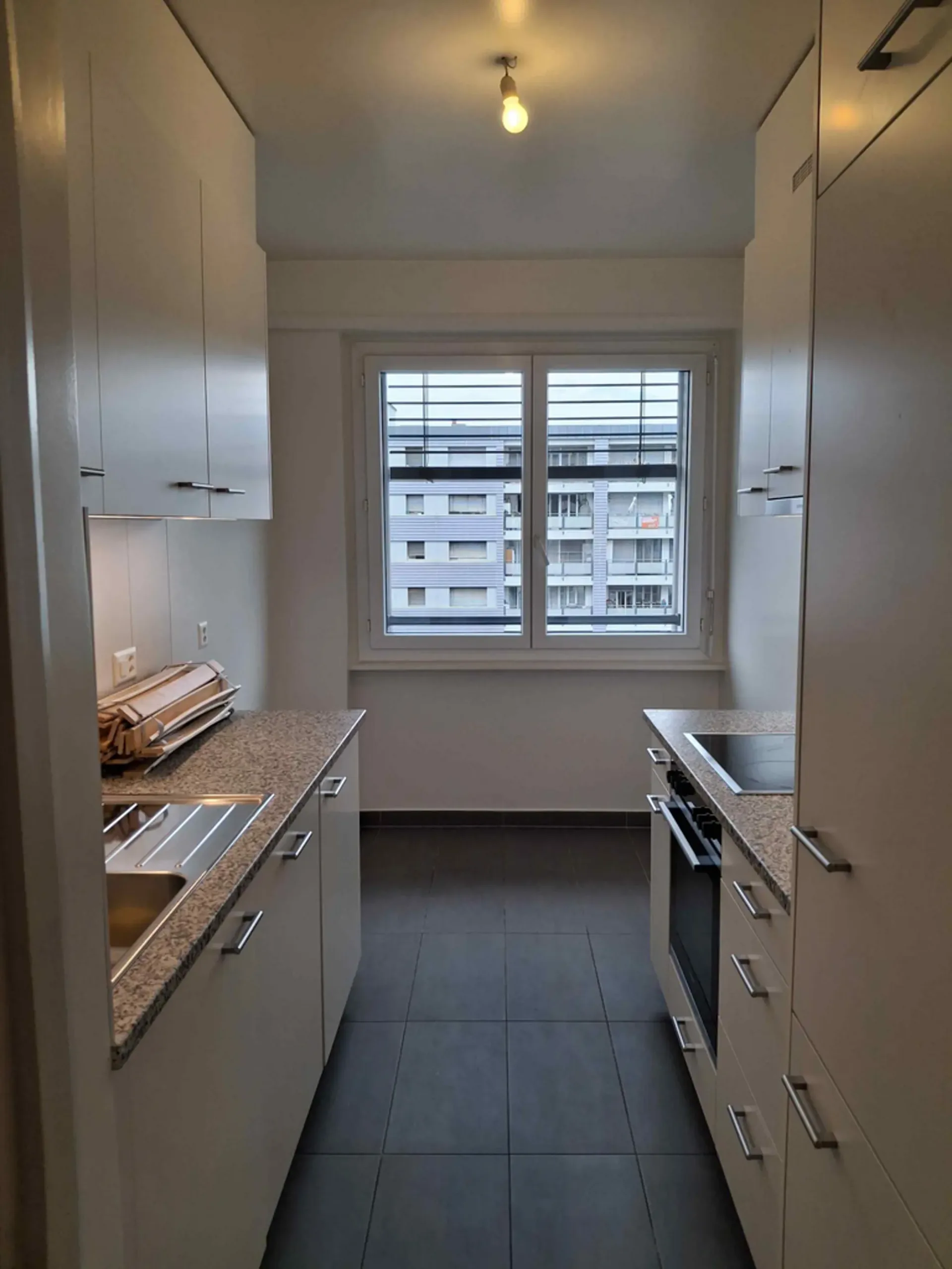 Stadt Onex, angenehmes 4-Zimmer-Wohnung, nahe allen Annehmlichkeiten