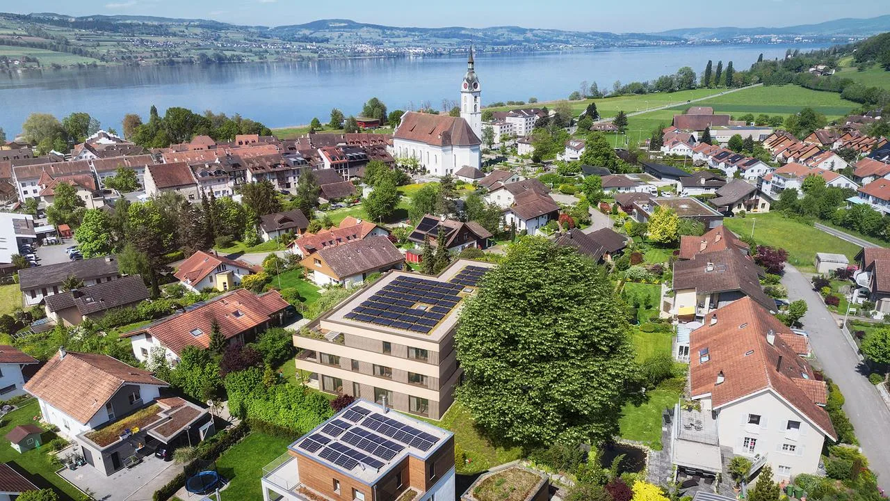 Helle 2.5-Zimmerwohnung in Seenähe mit Garten