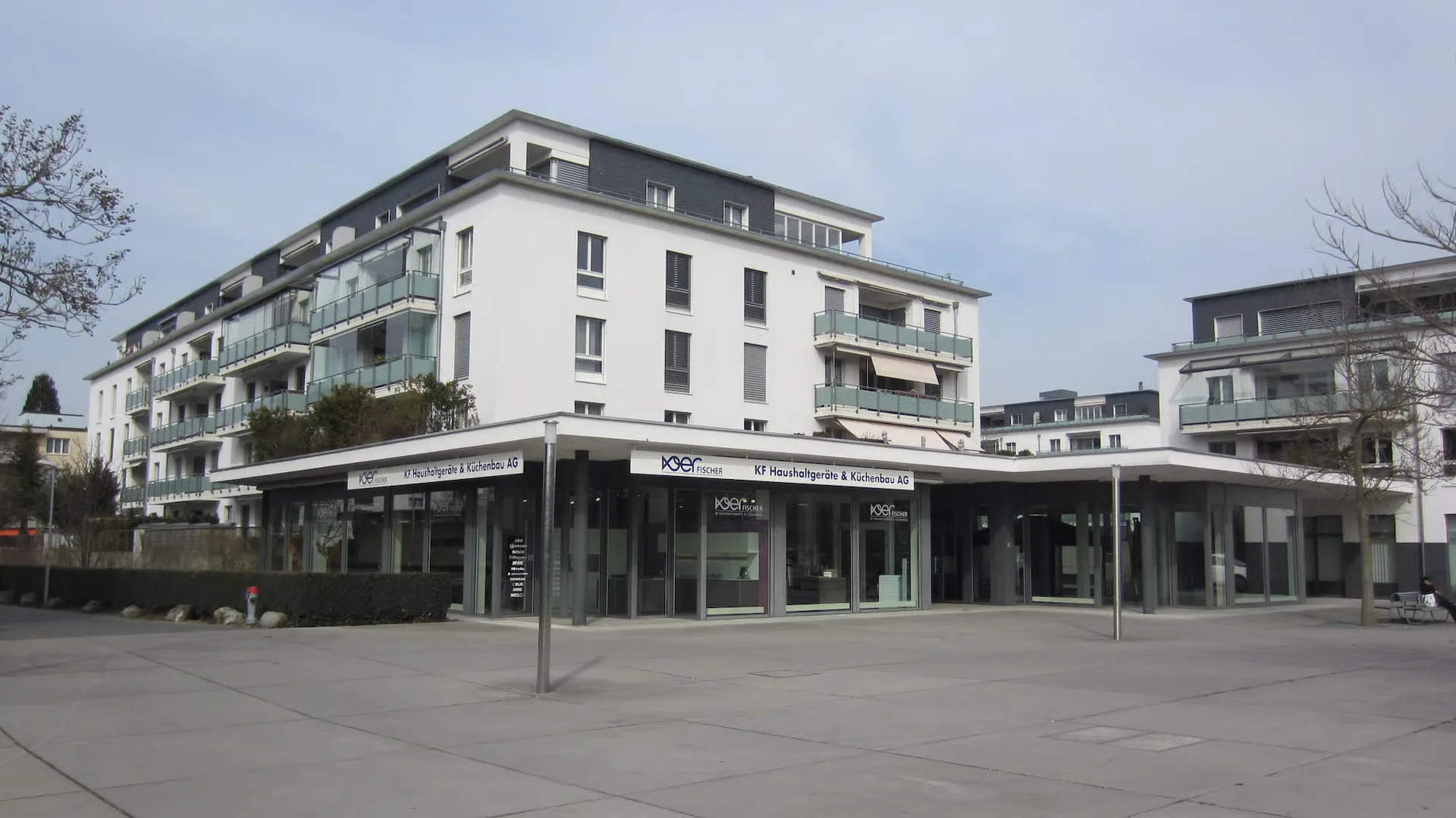 Attractive investment at Baar train station - Ideal for owner-occupiers or investors