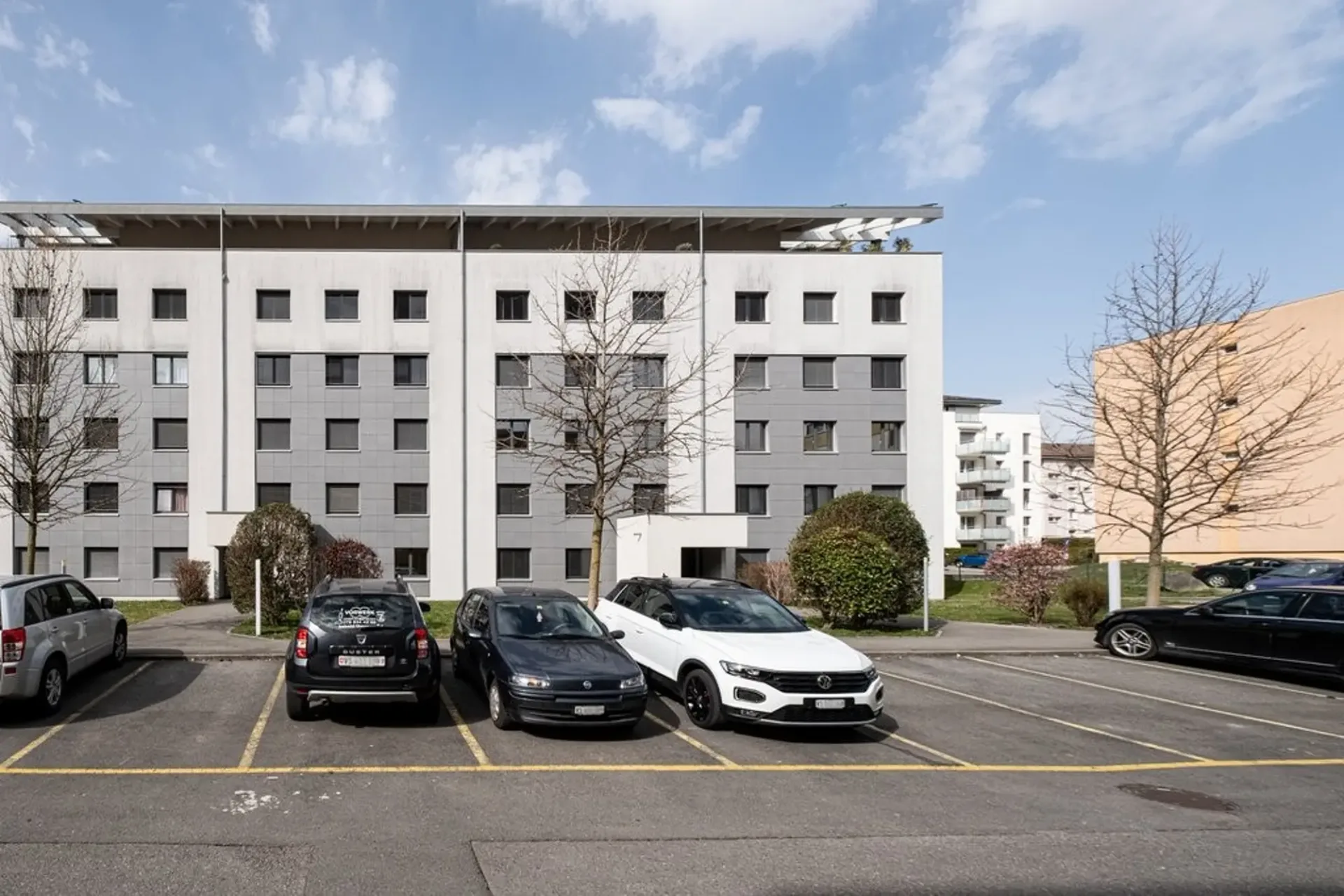 Außenparkplatz in Monthey zu vermieten