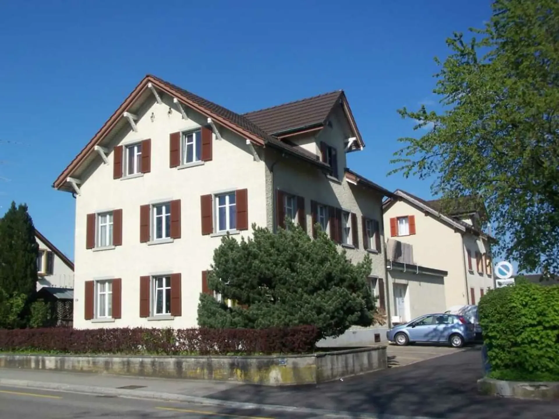 Helle, sonnige Altbauwohnung im Breitequartier