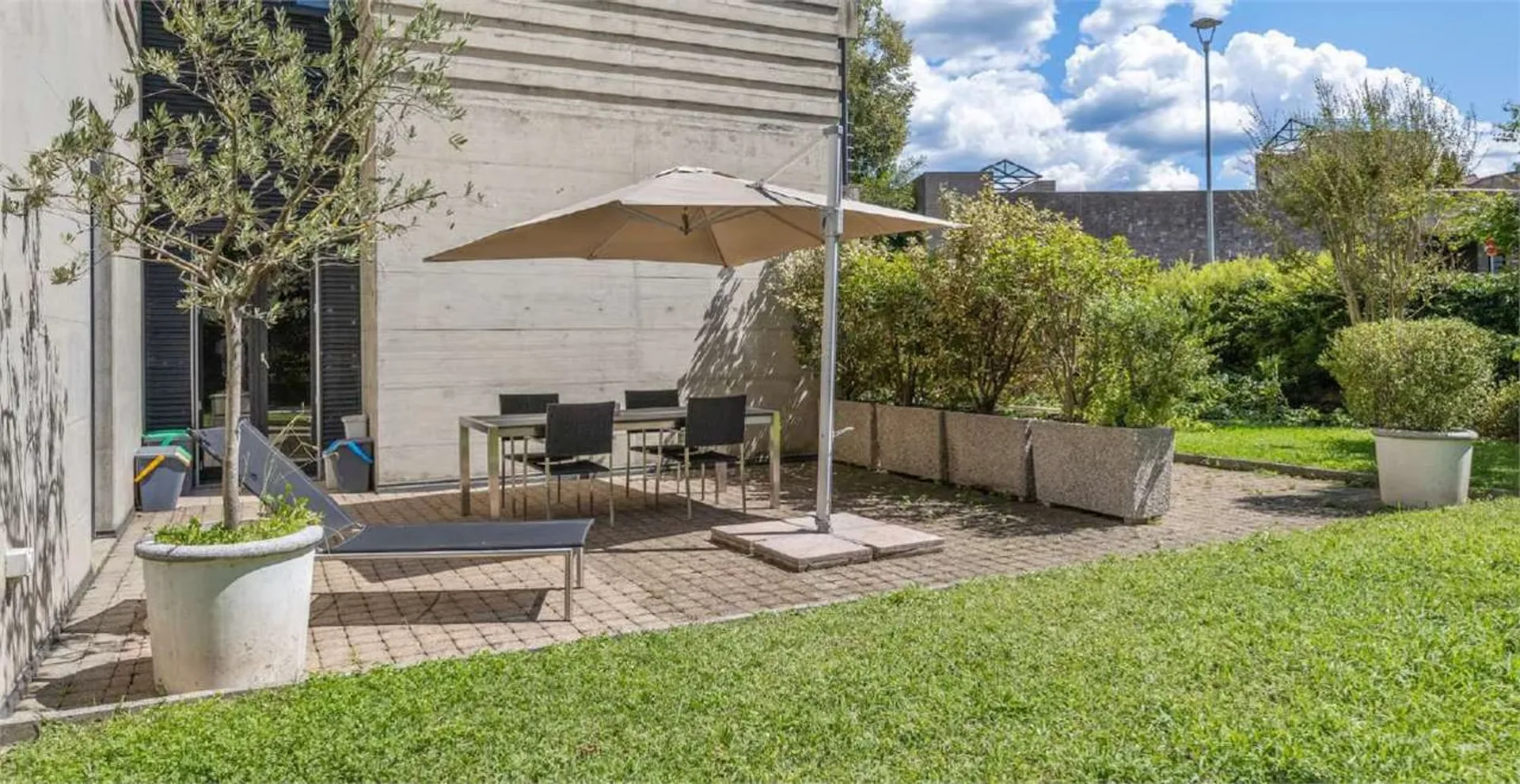 Elegante appartement 3,5 pièces avec grand jardin