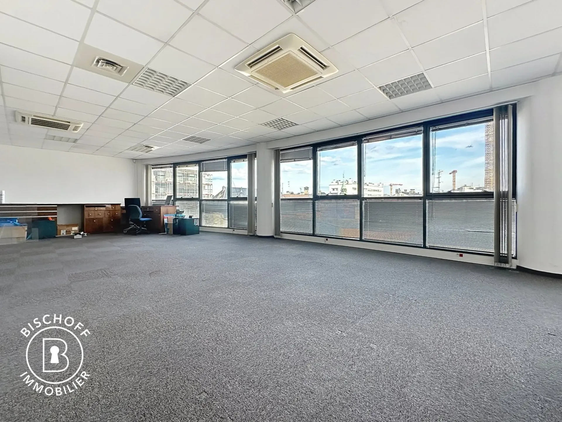 Moderne Bürofläche mit atemberaubendem Ausblick in Saint-Louis