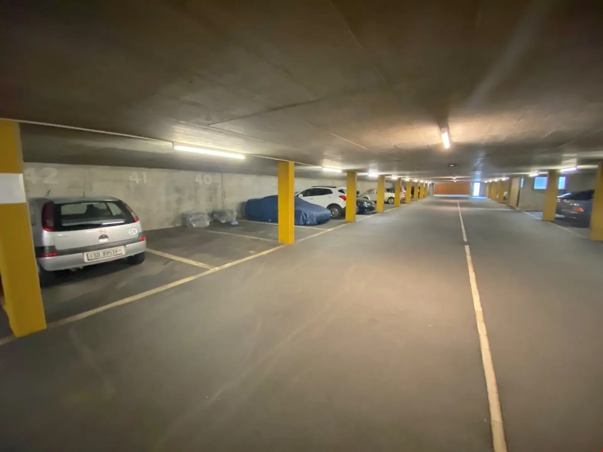 Tiefgaragen - Parkplatz in Lostorf zu vermieten