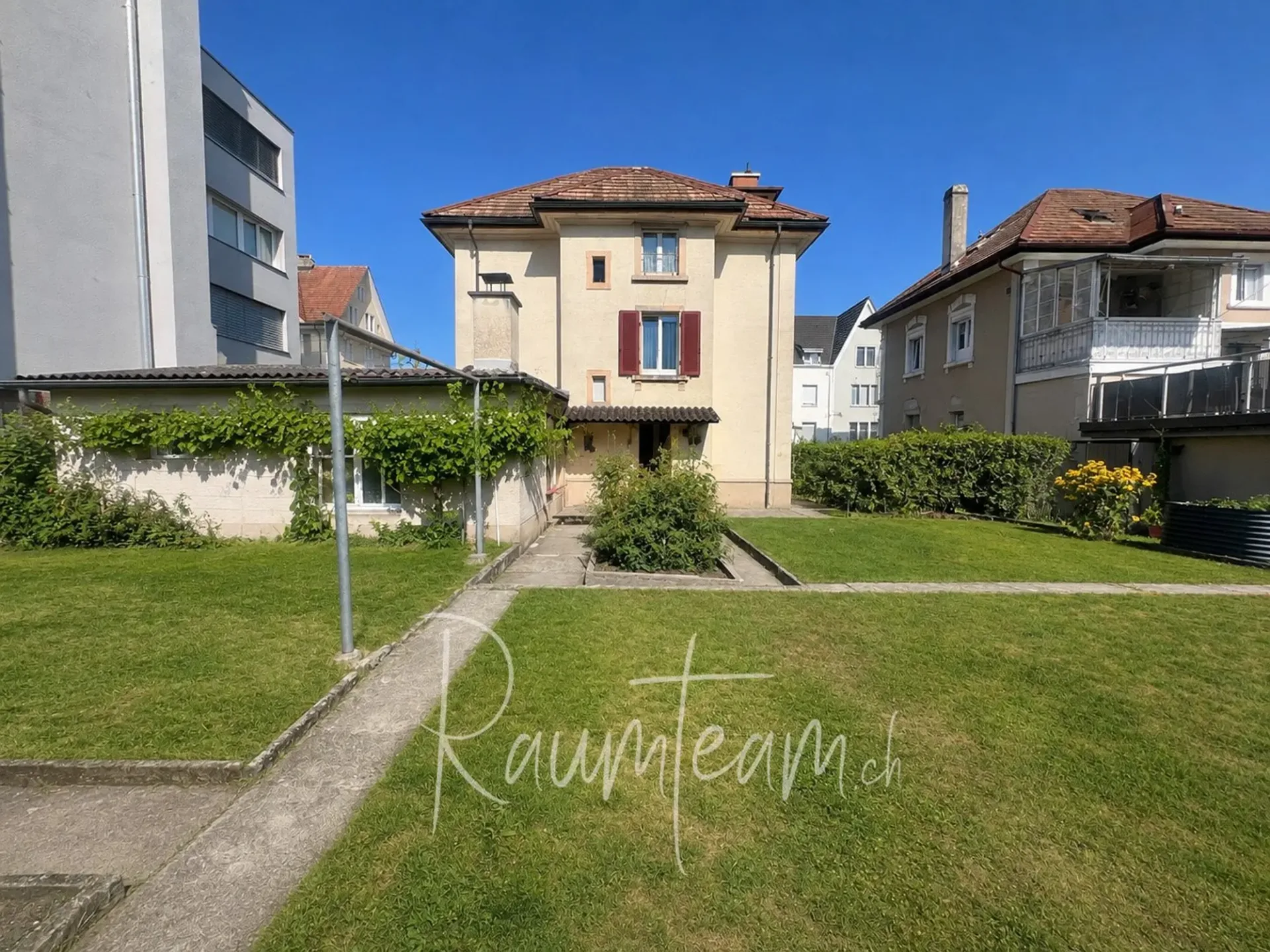 Vivere al centro. Vivere in tranquillità. Casa unifamiliare con giardino ad Arbon