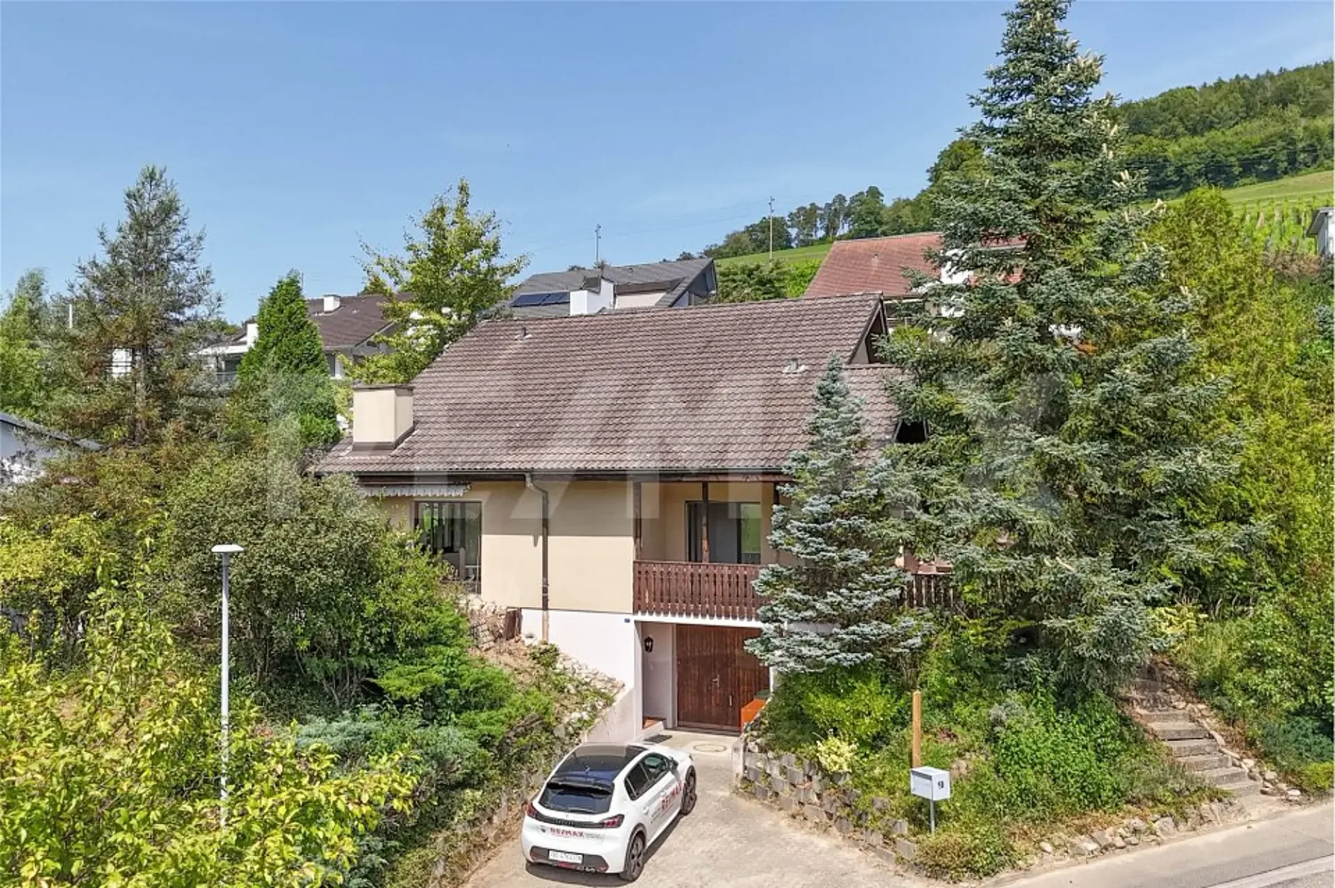 Exklusive Hanglage mit herrlicher Aussicht  Familienhaus zum Wohlfühlen in Zeiningen zu verkaufen